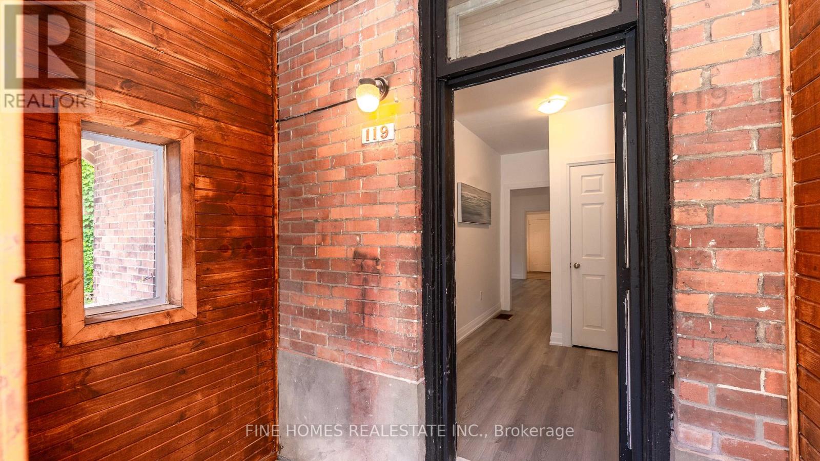 119 Albert Street S, Orillia, Ontario  L3V 5L1 - Photo 3 - S12416328