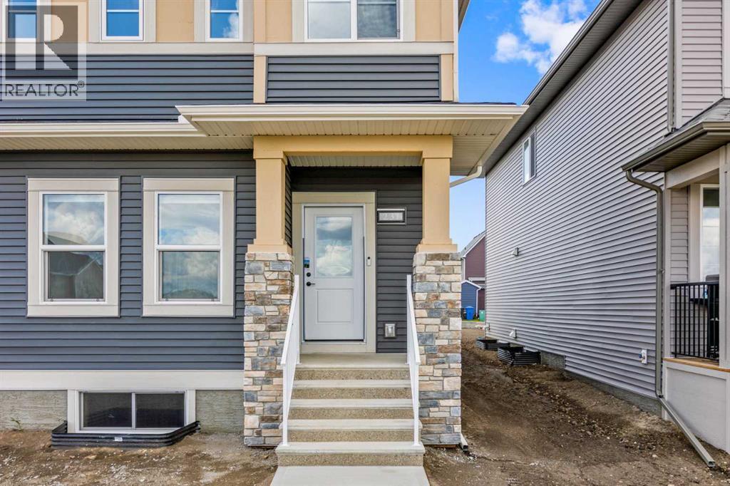 231 Vista Road, Crossfield, Alberta  T0M 0S0 - Photo 3 - A2201912
