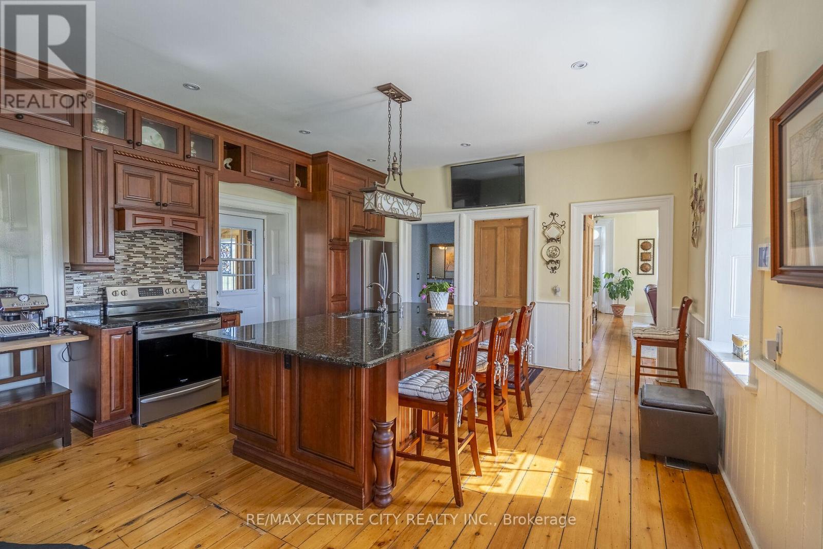 846635 Township Road 9, Blandford-Blenheim, Ontario  N0J 1B0 - Photo 17 - X12416364