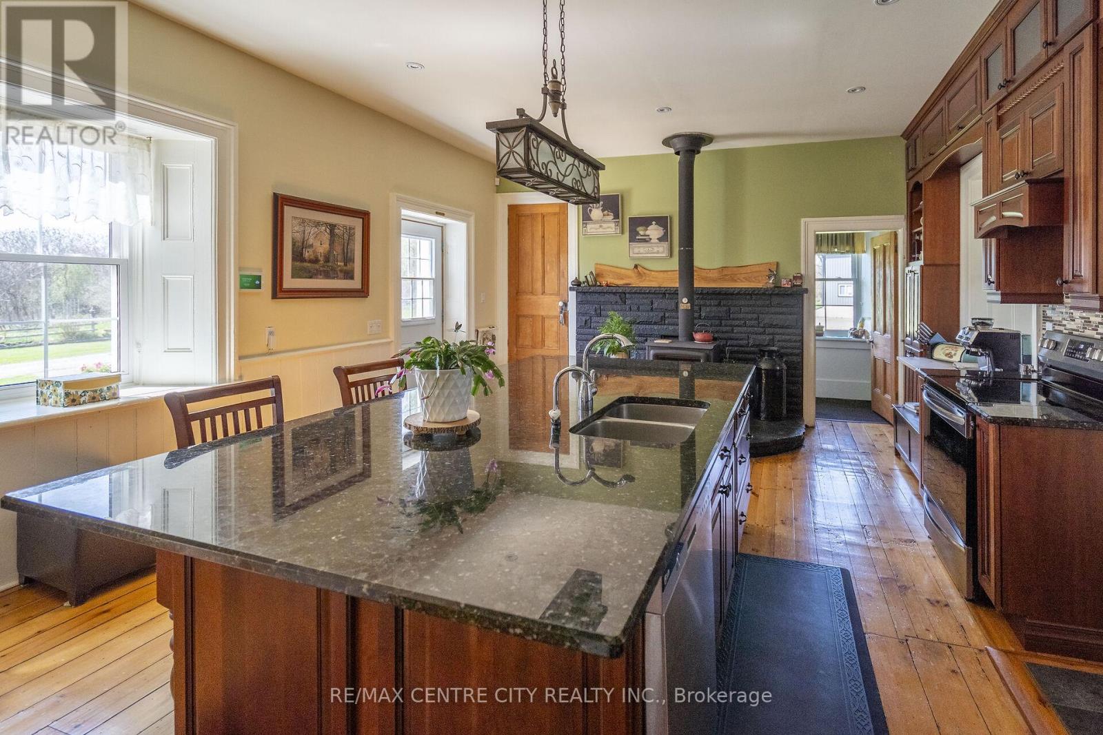 846635 Township Road 9, Blandford-Blenheim, Ontario  N0J 1B0 - Photo 19 - X12416364