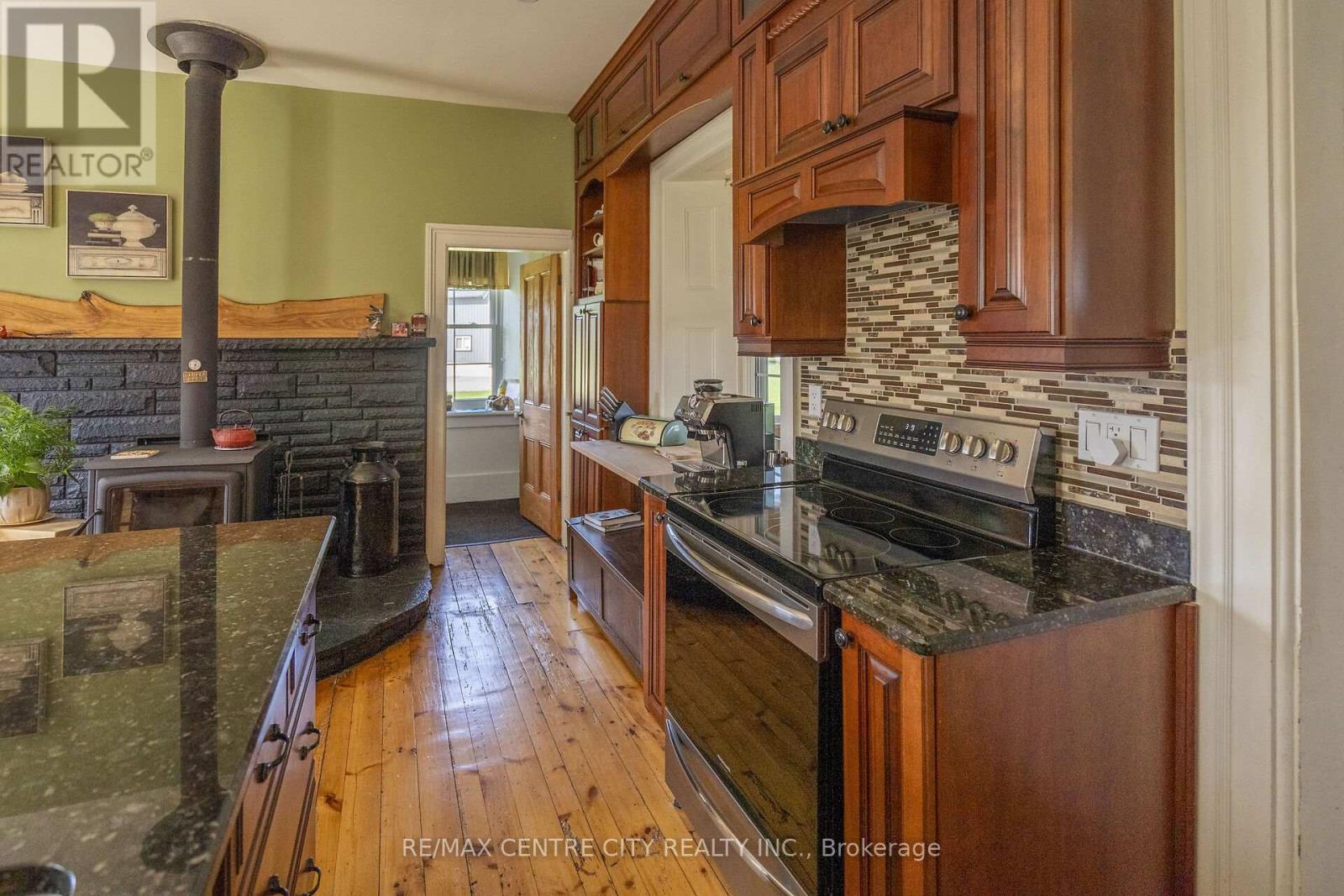 846635 Township Road 9, Blandford-Blenheim, Ontario  N0J 1B0 - Photo 20 - X12416364
