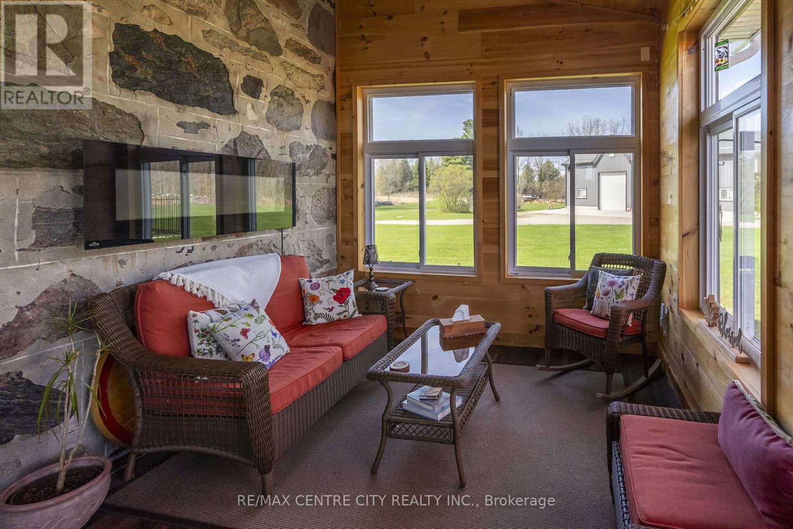 846635 Township Road 9, Blandford-Blenheim, Ontario  N0J 1B0 - Photo 29 - X12416364