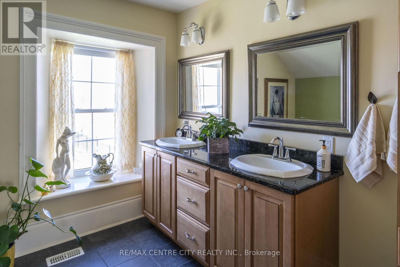 846635 Township Road 9, Blandford-Blenheim, Ontario  N0J 1B0 - Photo 44 - X12416364