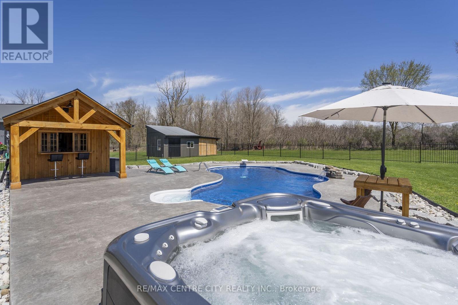 846635 Township Road 9, Blandford-Blenheim, Ontario  N0J 1B0 - Photo 8 - X12416364