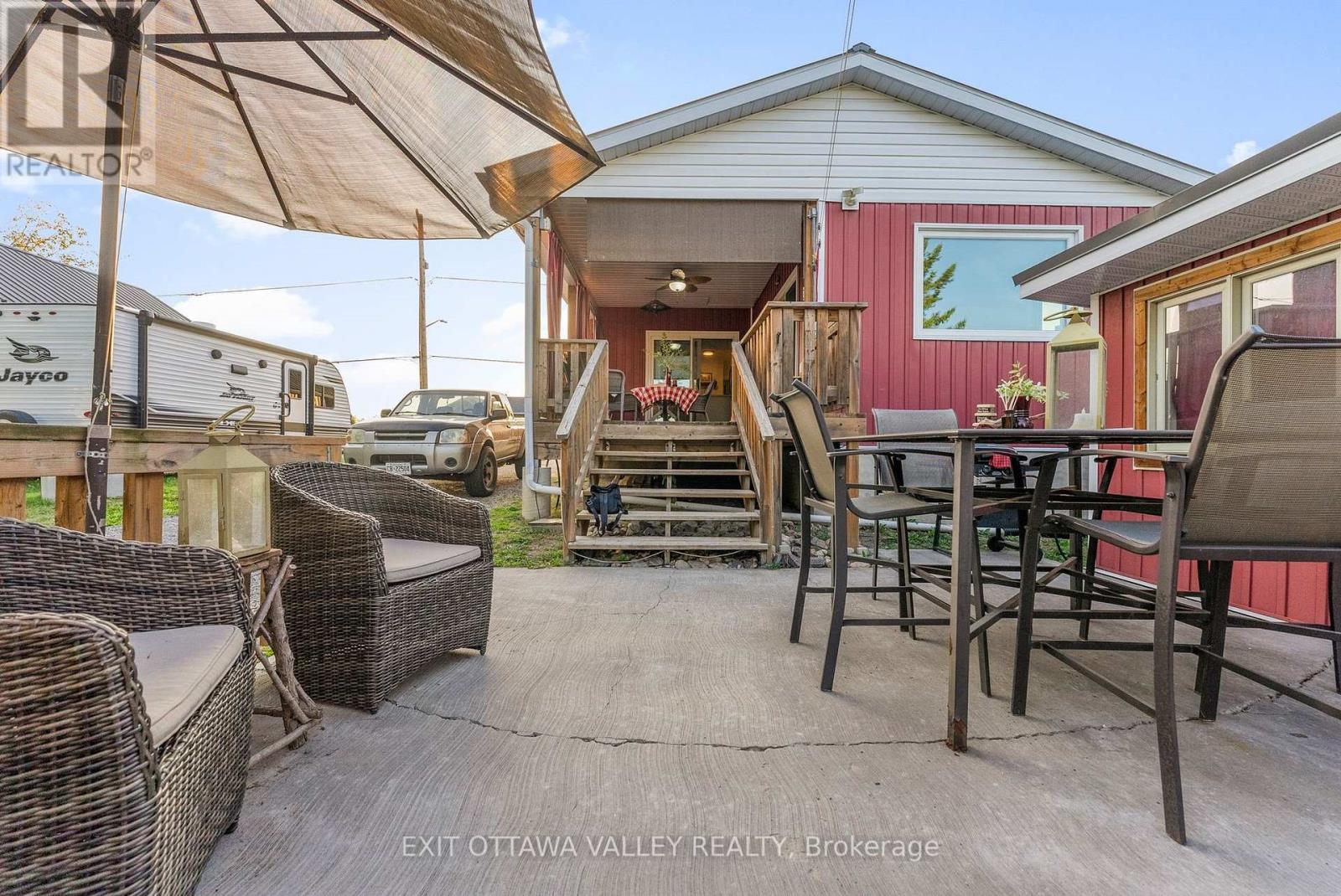 44 Lacroix Bay Road, Whitewater Region, Ontario  K0J 2L0 - Photo 4 - X12416365