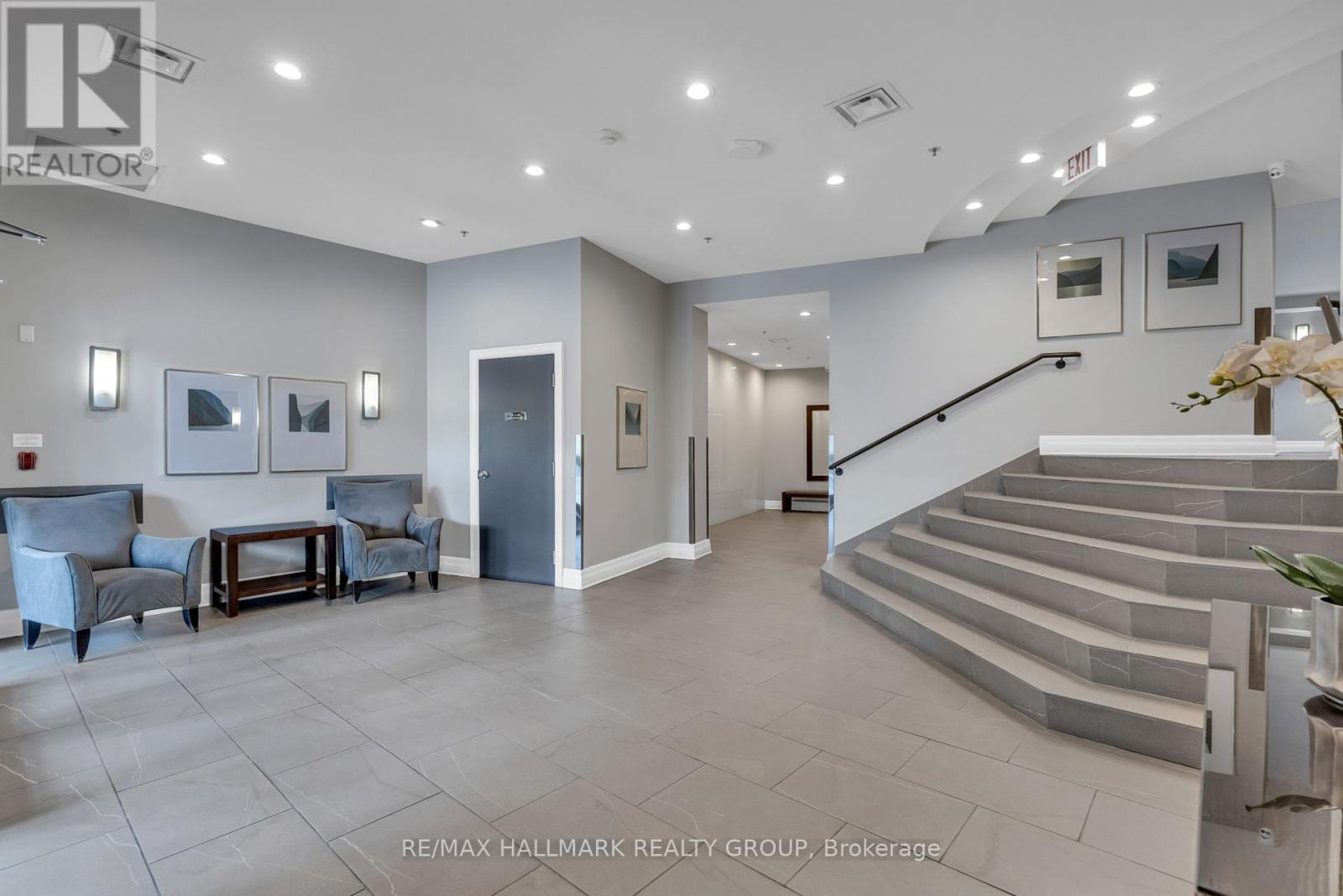 206 - 420 Berkley Avenue, Ottawa, Ontario  K2A 4H5 - Photo 3 - X12416349