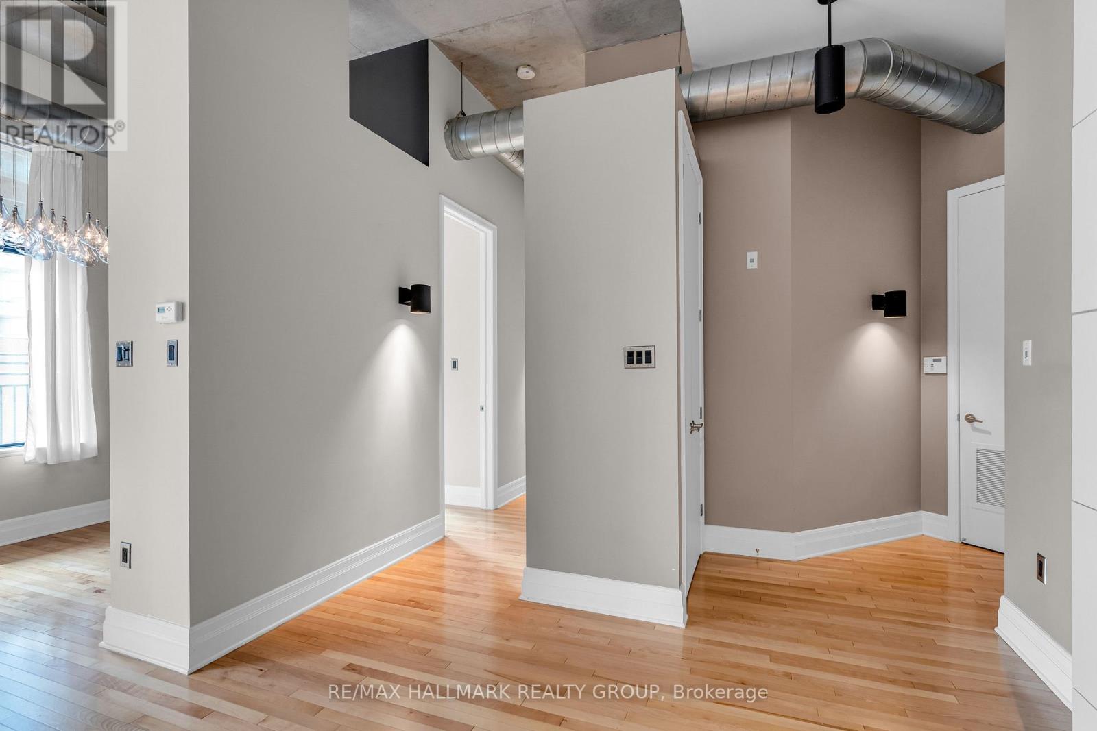 206 - 420 Berkley Avenue, Ottawa, Ontario  K2A 4H5 - Photo 5 - X12416349