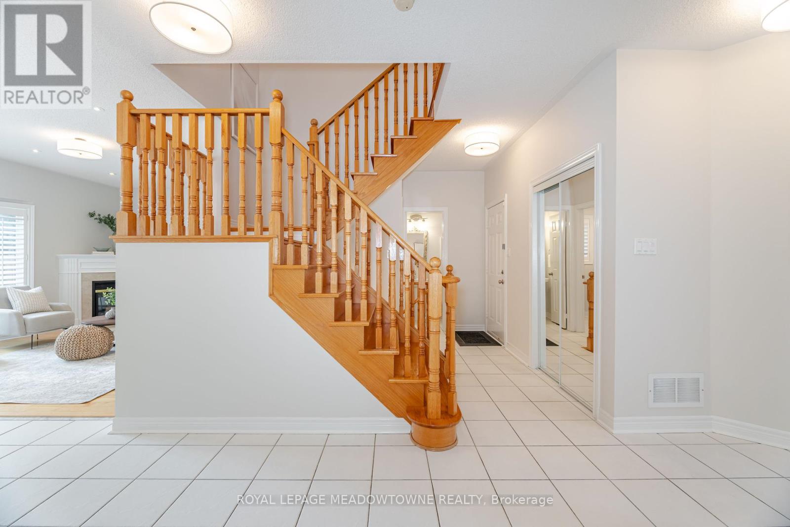 6520 Western Skies Way, Mississauga, Ontario  L5W 1G4 - Photo 26 - W12416239