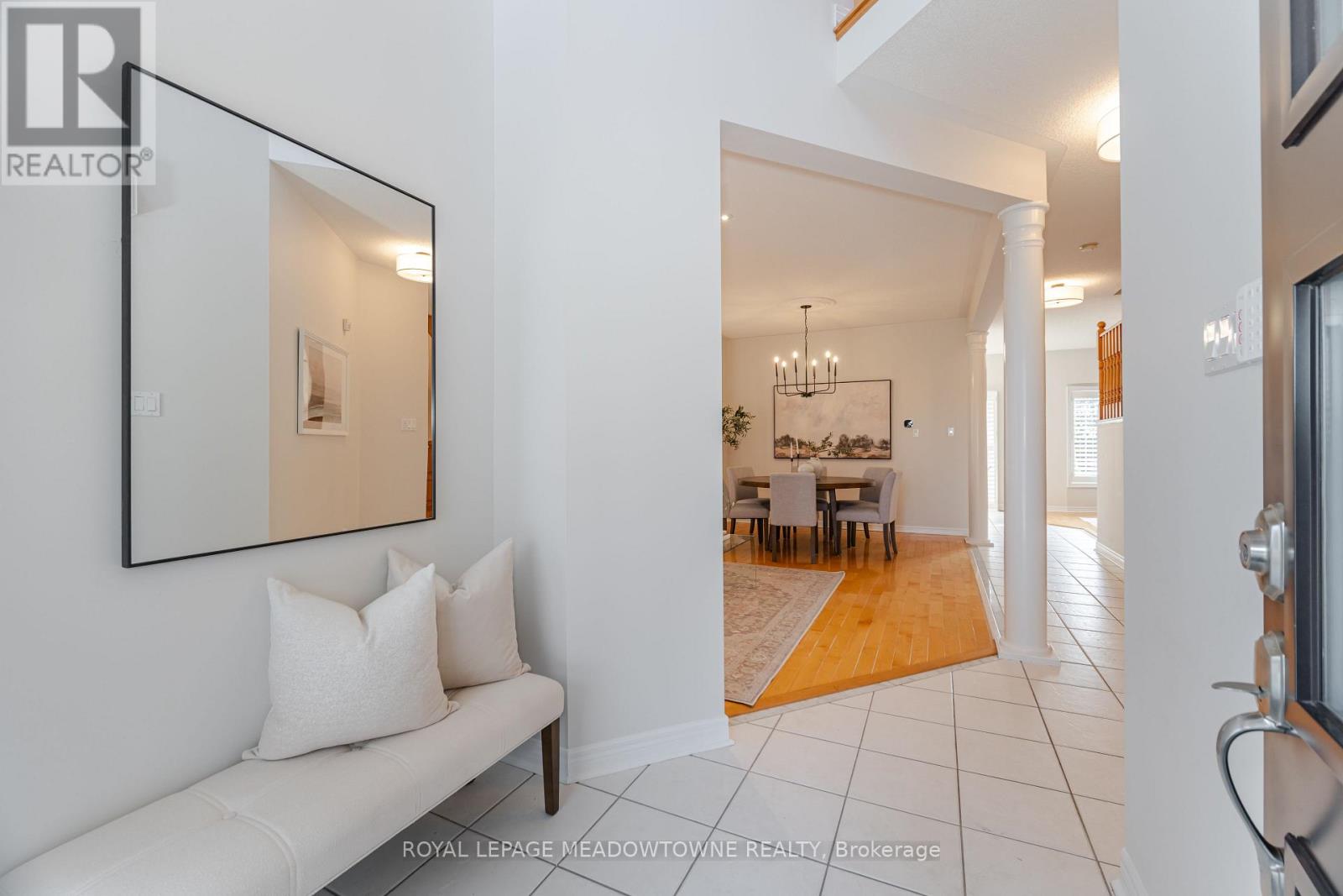 6520 Western Skies Way, Mississauga, Ontario  L5W 1G4 - Photo 5 - W12416239