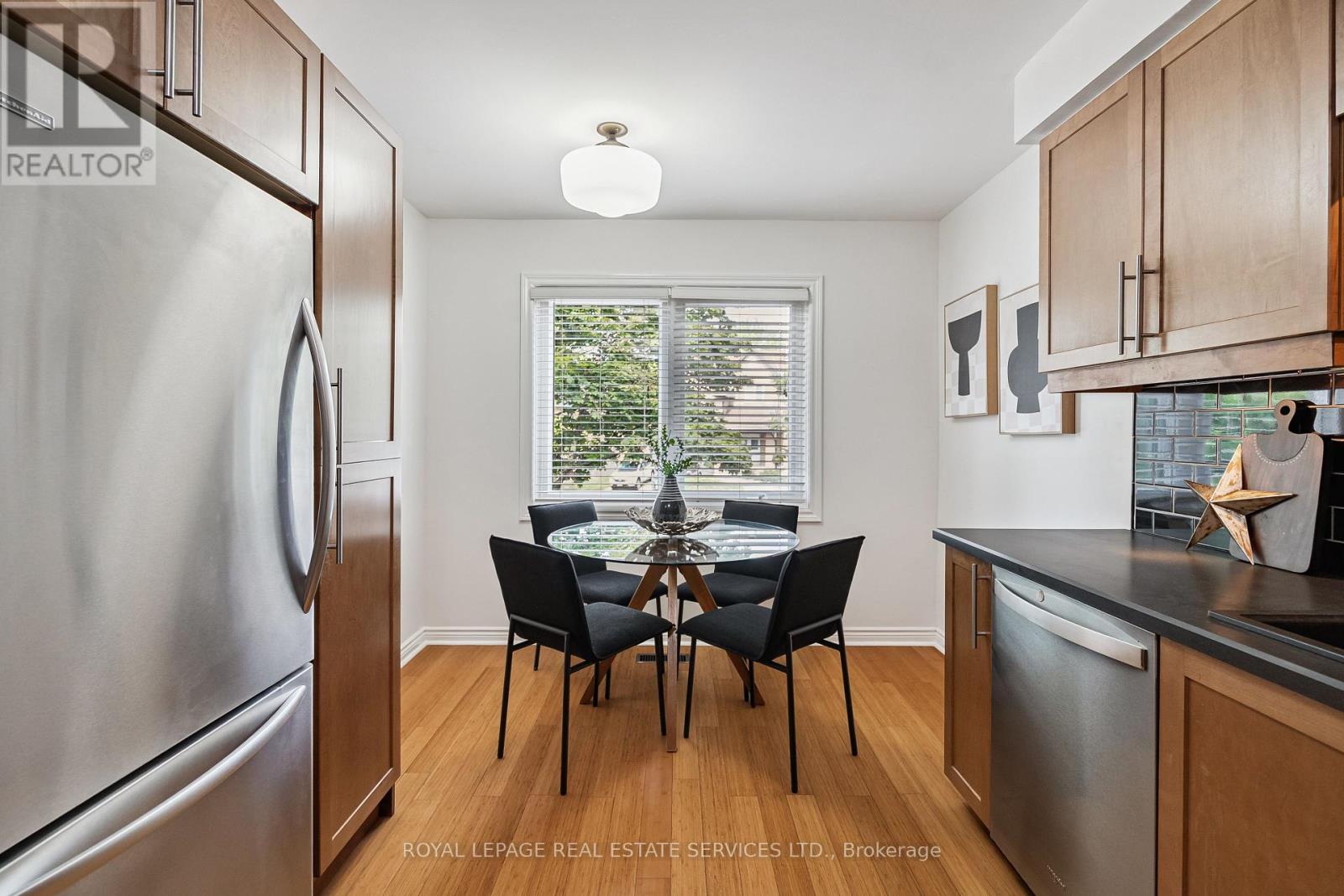 5 - 1100 Queens Avenue, Oakville, Ontario  L6H 2B5 - Photo 13 - W12416243