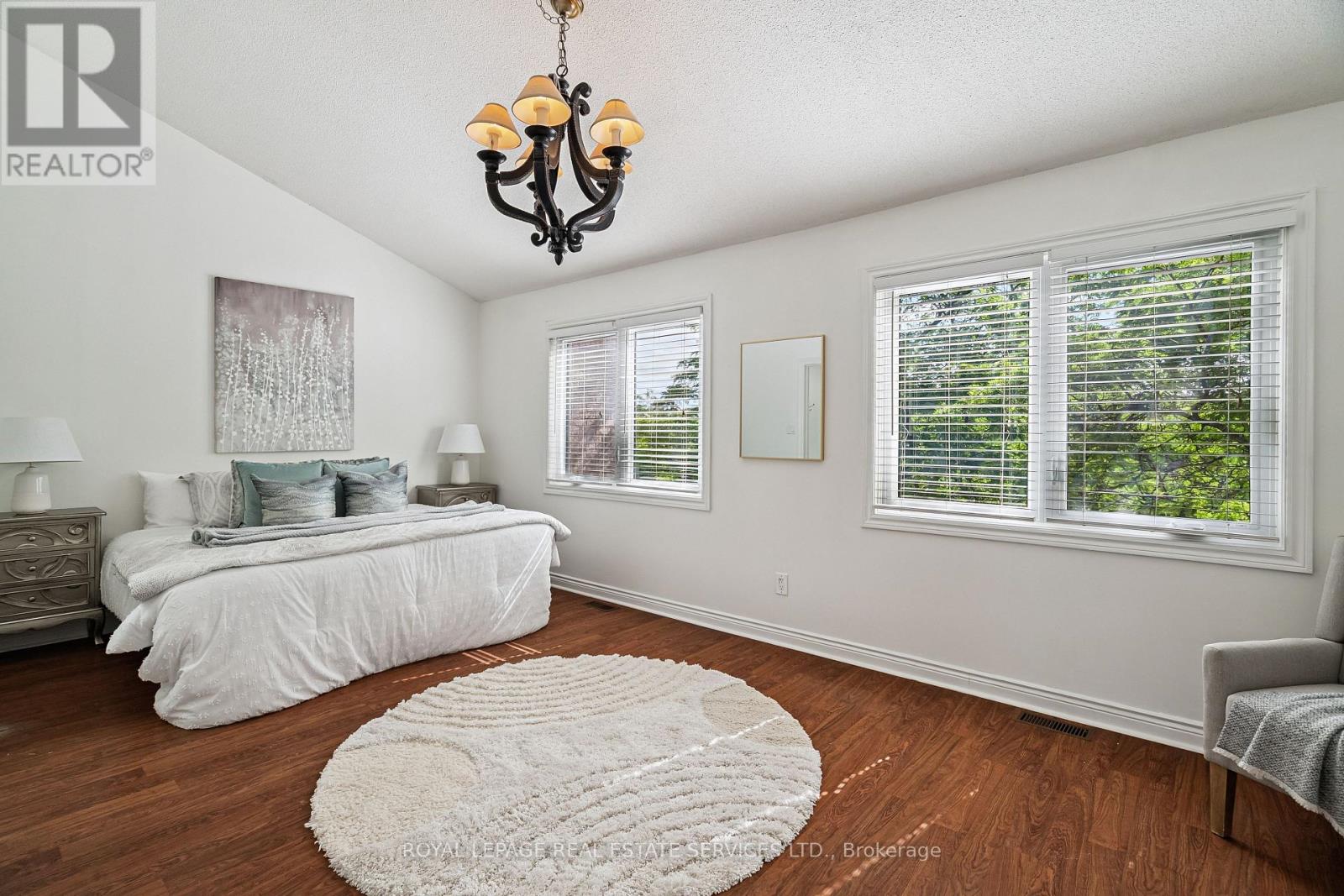 5 - 1100 Queens Avenue, Oakville, Ontario  L6H 2B5 - Photo 18 - W12416243
