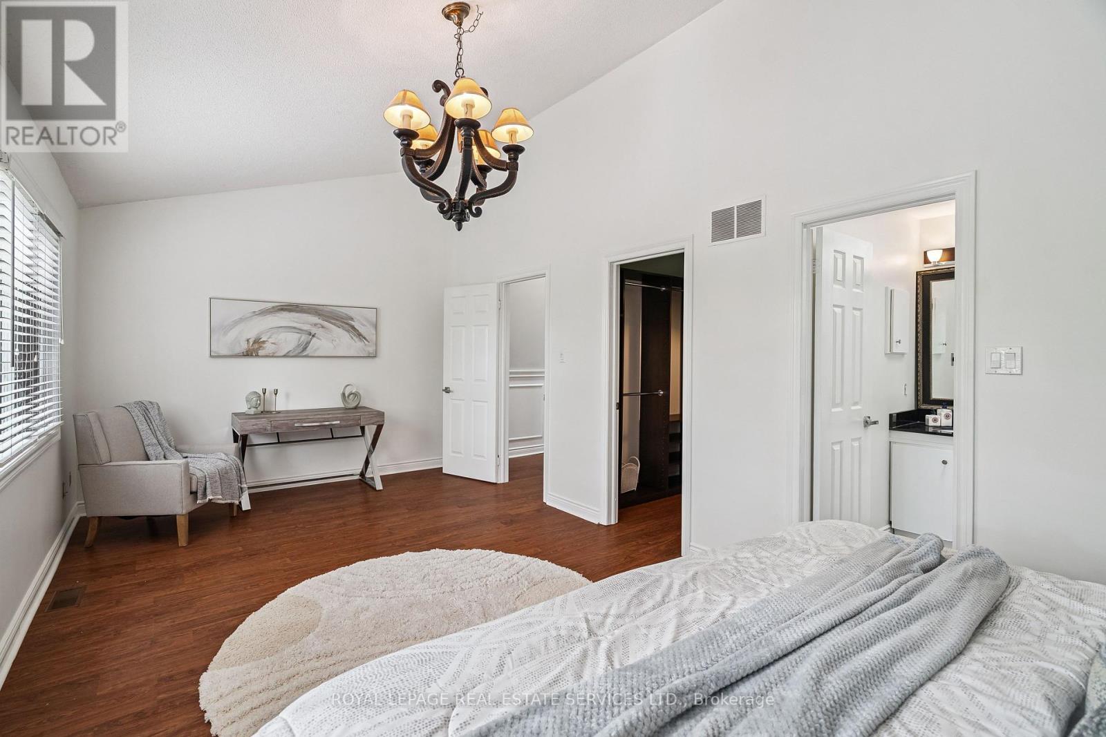 5 - 1100 Queens Avenue, Oakville, Ontario  L6H 2B5 - Photo 19 - W12416243