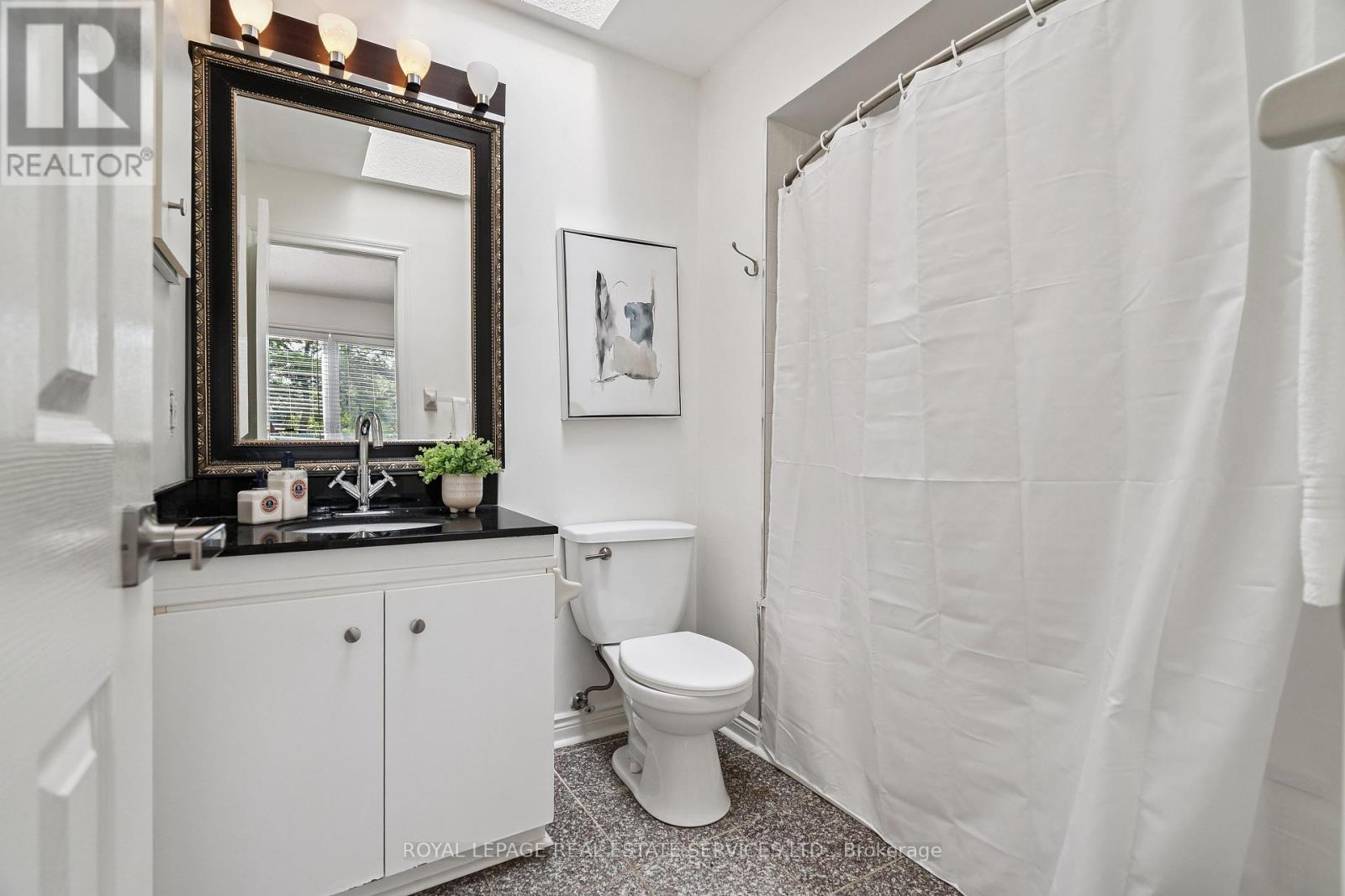 5 - 1100 Queens Avenue, Oakville, Ontario  L6H 2B5 - Photo 21 - W12416243