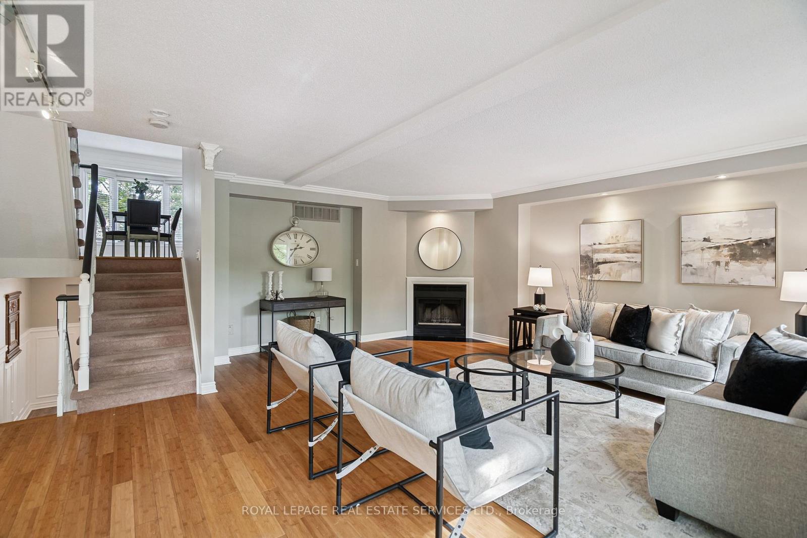 5 - 1100 Queens Avenue, Oakville, Ontario  L6H 2B5 - Photo 6 - W12416243