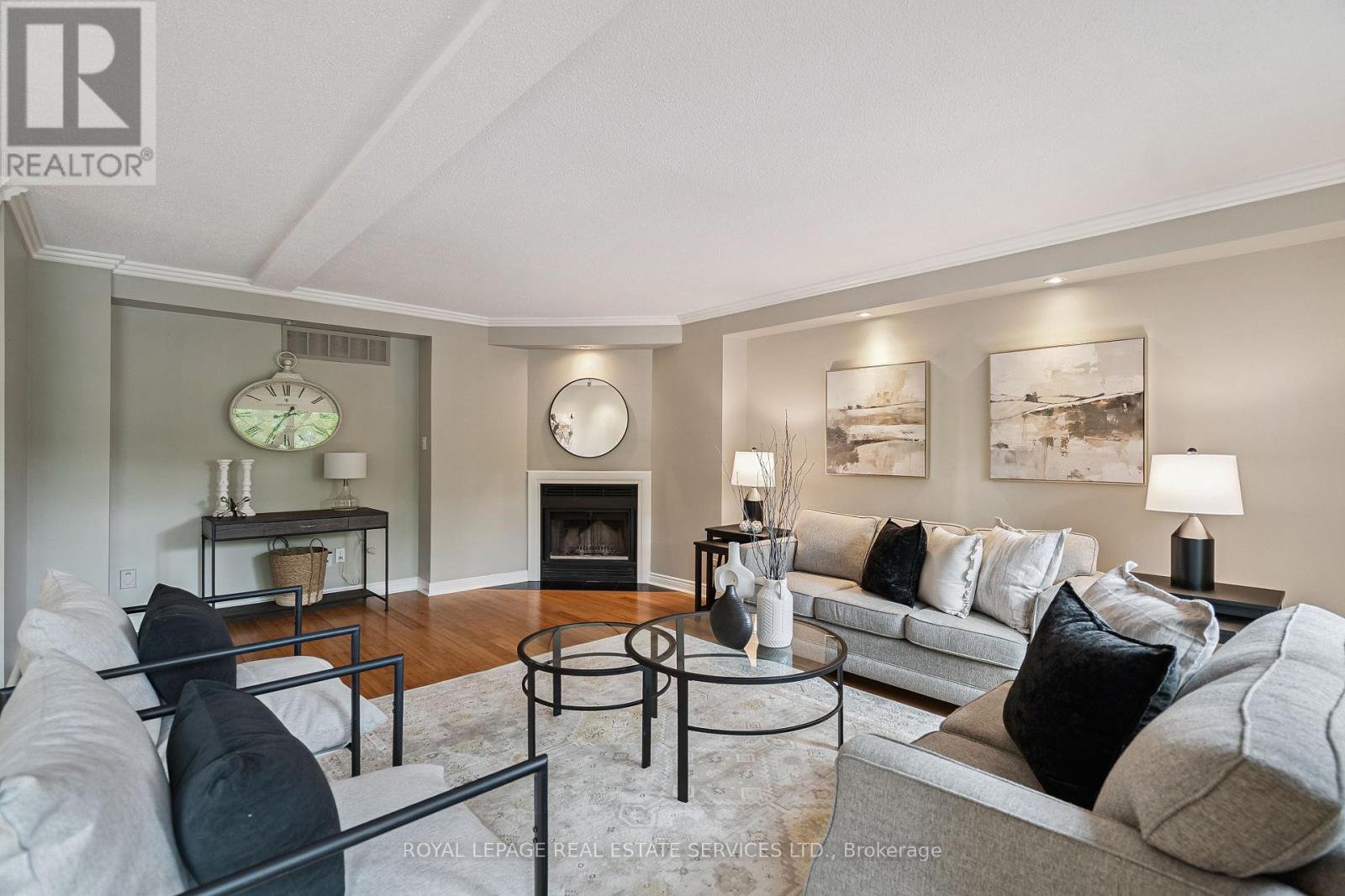 5 - 1100 Queens Avenue, Oakville, Ontario  L6H 2B5 - Photo 7 - W12416243