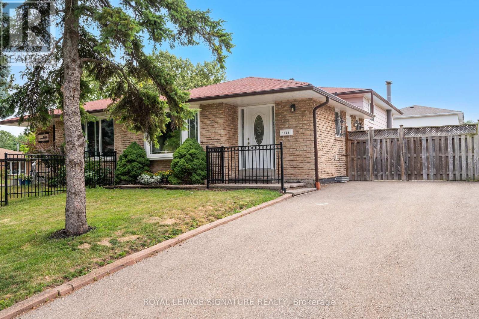 1908 BONNYMEDE DRIVE, Mississauga, Ontario
