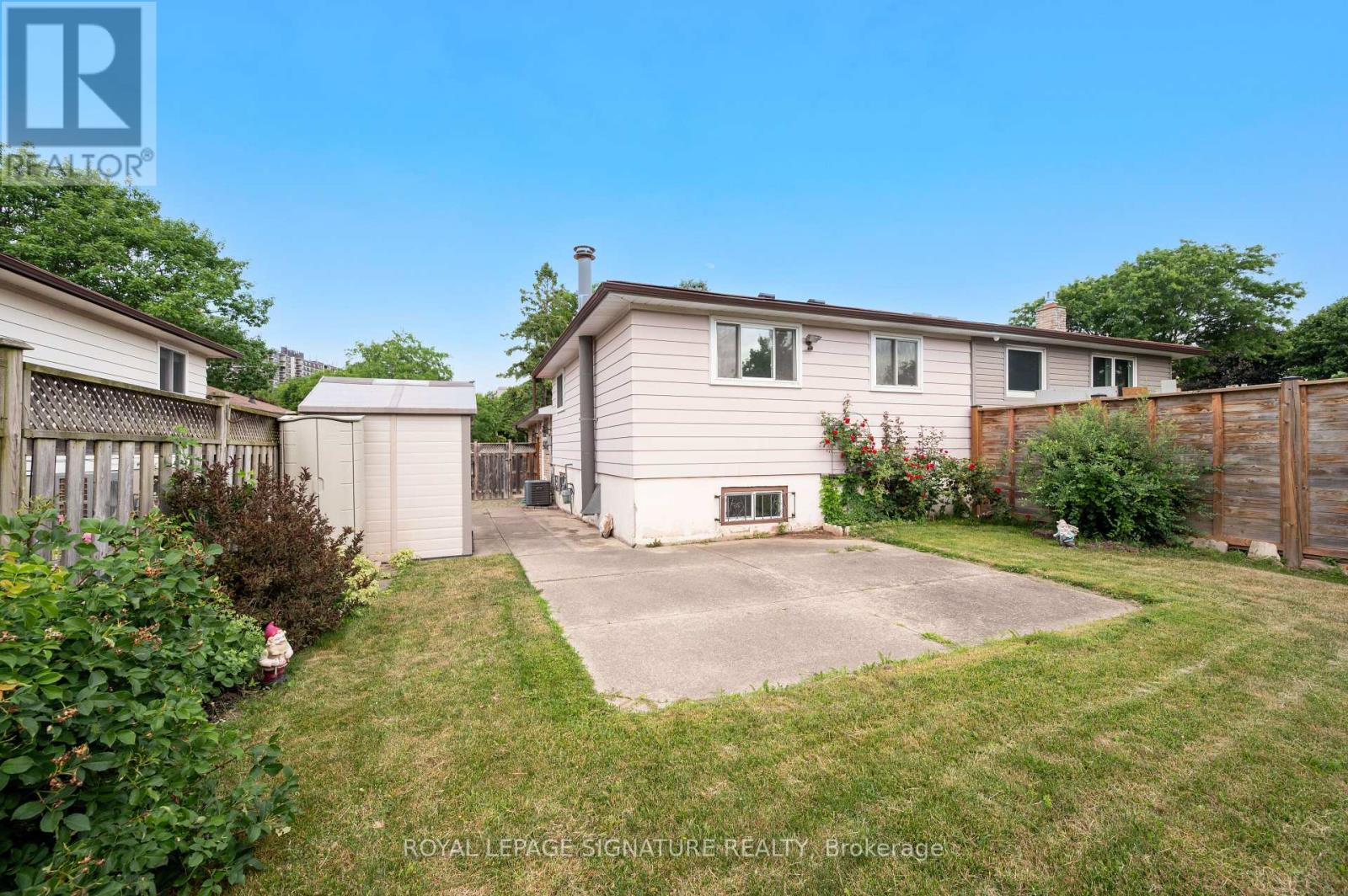 1908 Bonnymede Drive, Mississauga, Ontario  L5J 1E1 - Photo 20 - W12416251