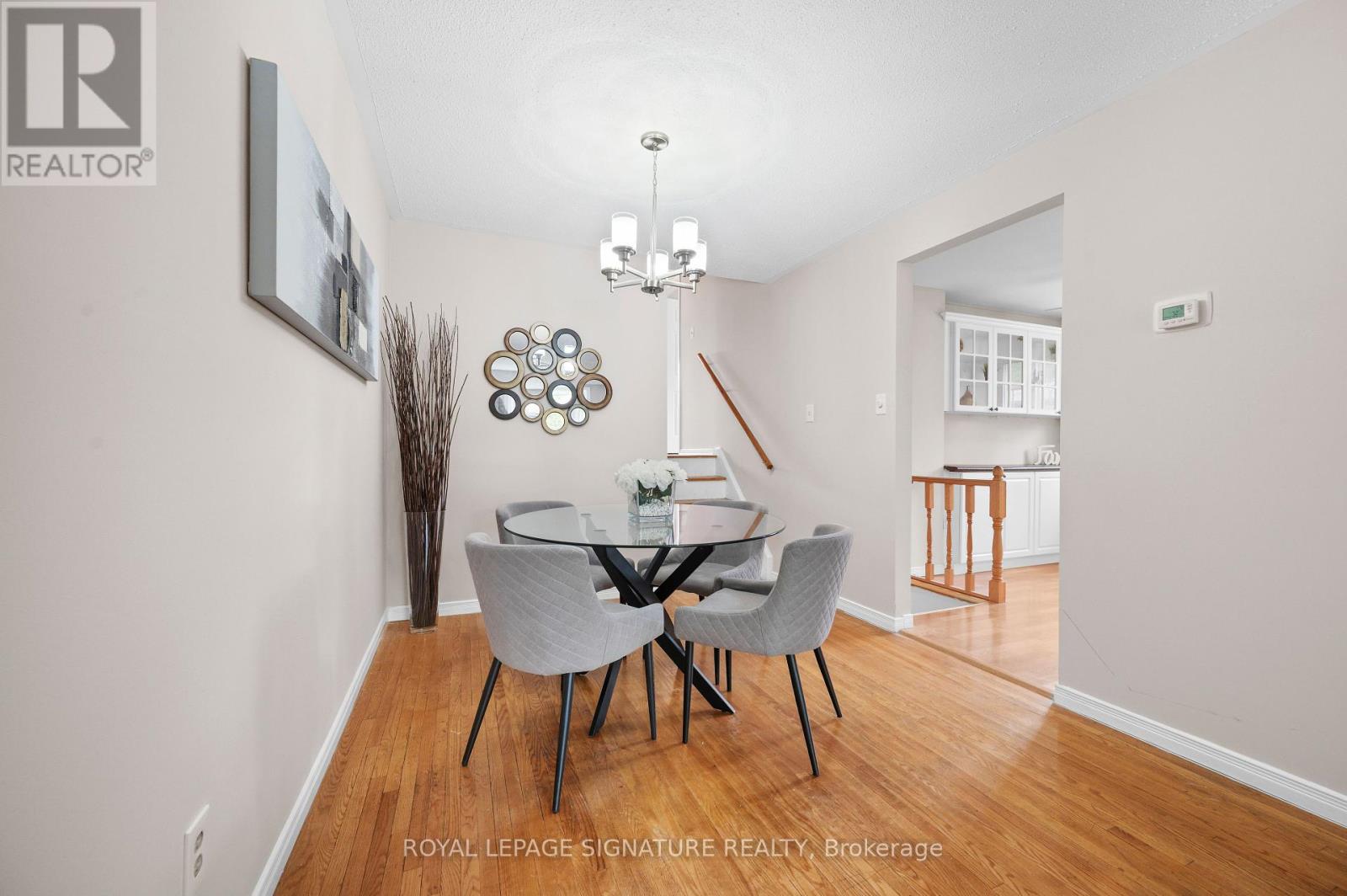 1908 Bonnymede Drive, Mississauga, Ontario  L5J 1E1 - Photo 6 - W12416251