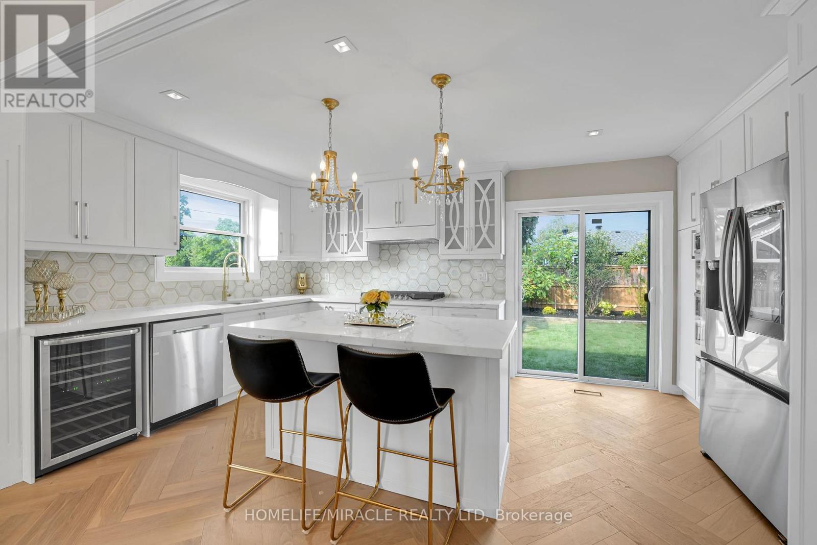 125 Elmcrest Road, Toronto, Ontario  M9C 3R5 - Photo 11 - W12416271