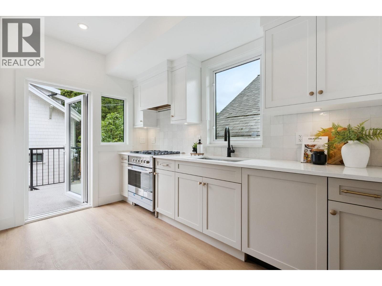 2528 Mcgill Street, Vancouver, British Columbia  V5K 1H1 - Photo 6 - R3050178