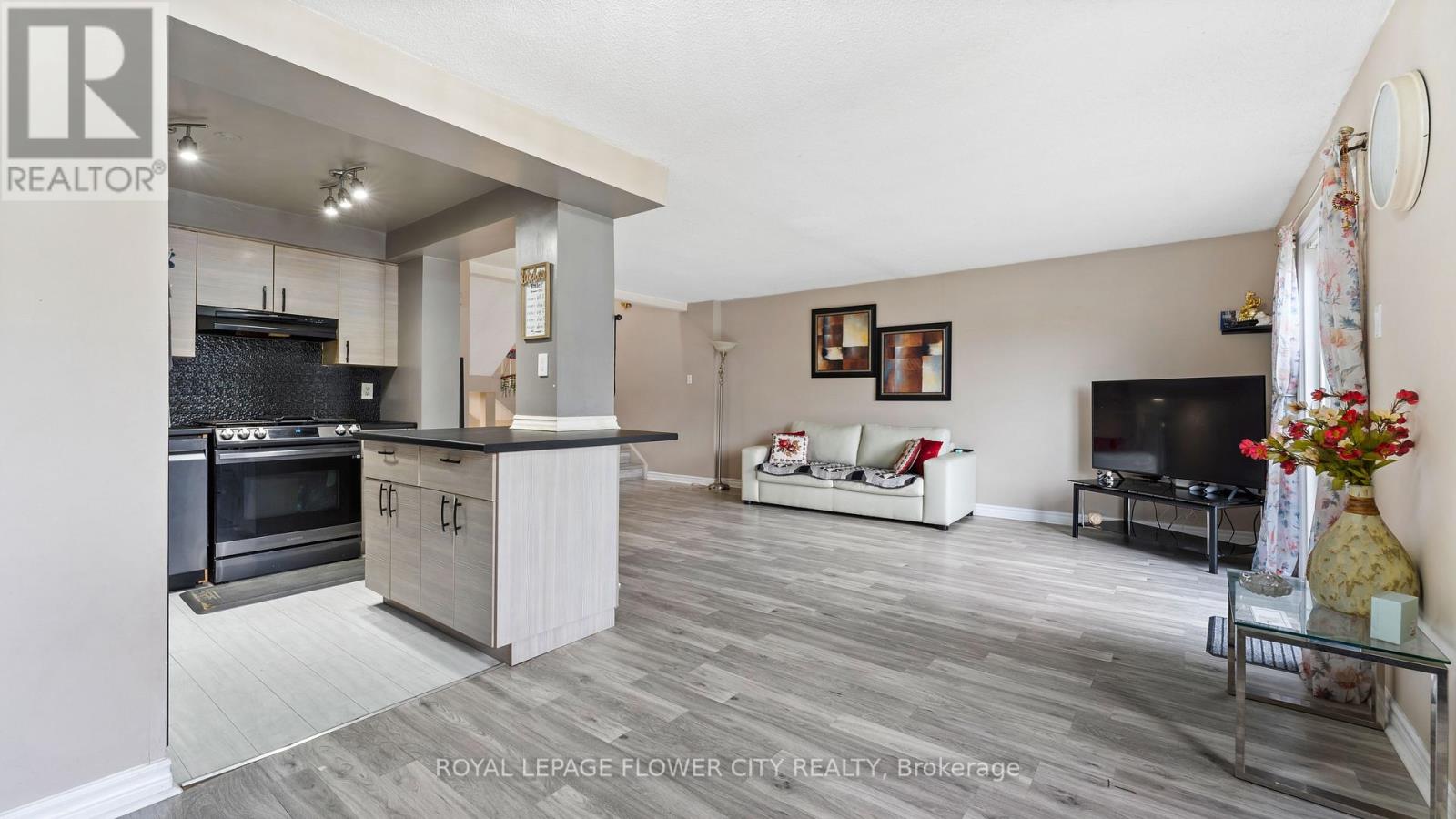 16 - 365 Pioneer Drive, Kitchener, Ontario  N2P 2A6 - Photo 12 - X12416300