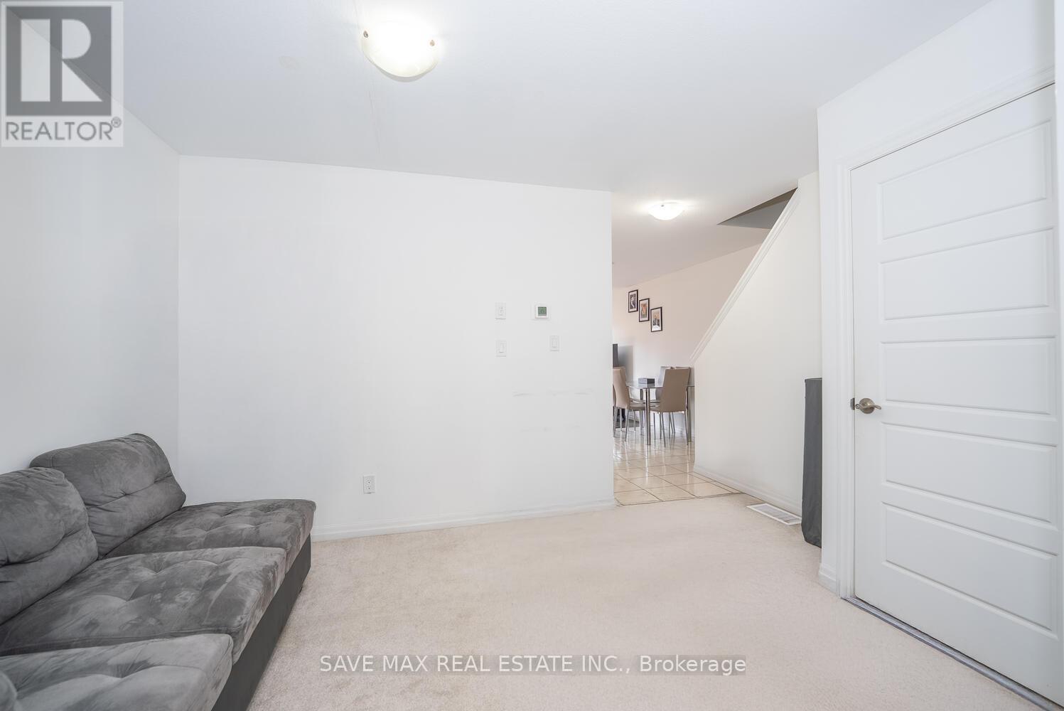9 Shedrow Place, Kitchener, Ontario  N2R 0R8 - Photo 3 - X12416304