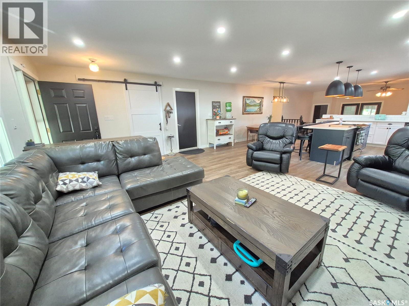 502 Hunt Street, Radville, Saskatchewan  S0C 2G0 - Photo 15 - SK016671