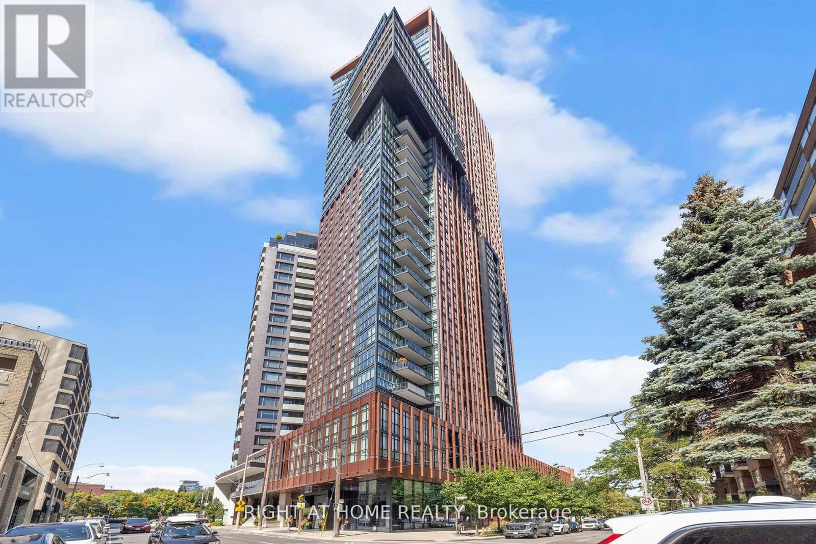 TH 1 - 32 DAVENPORT ROAD, Toronto, Ontario