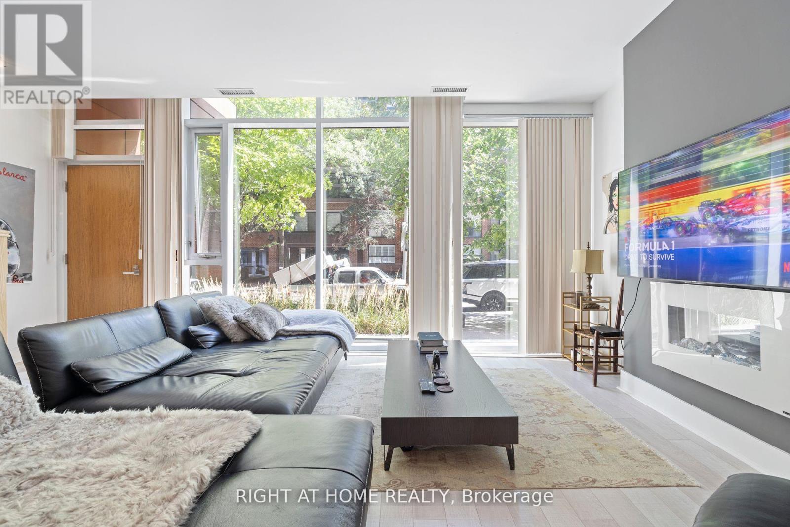 Th 1 - 32 Davenport Road, Toronto, Ontario  M5R 1H3 - Photo 16 - C12416372