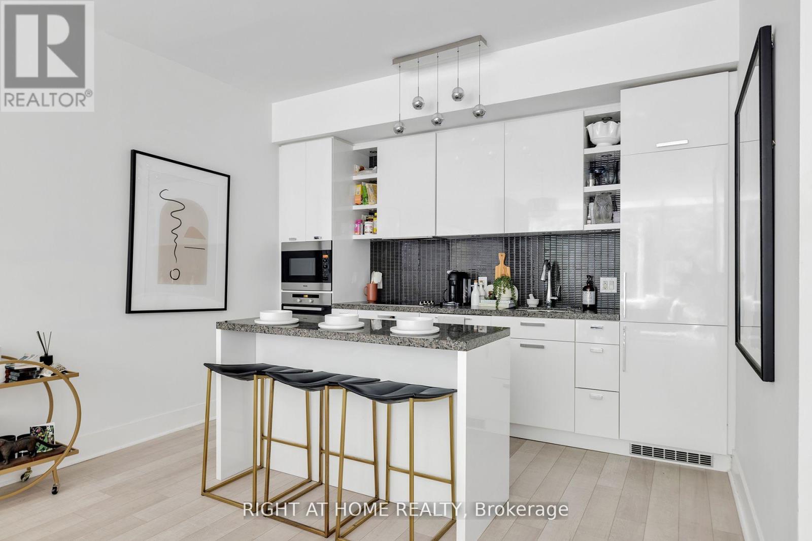 Th 1 - 32 Davenport Road, Toronto, Ontario  M5R 1H3 - Photo 24 - C12416372