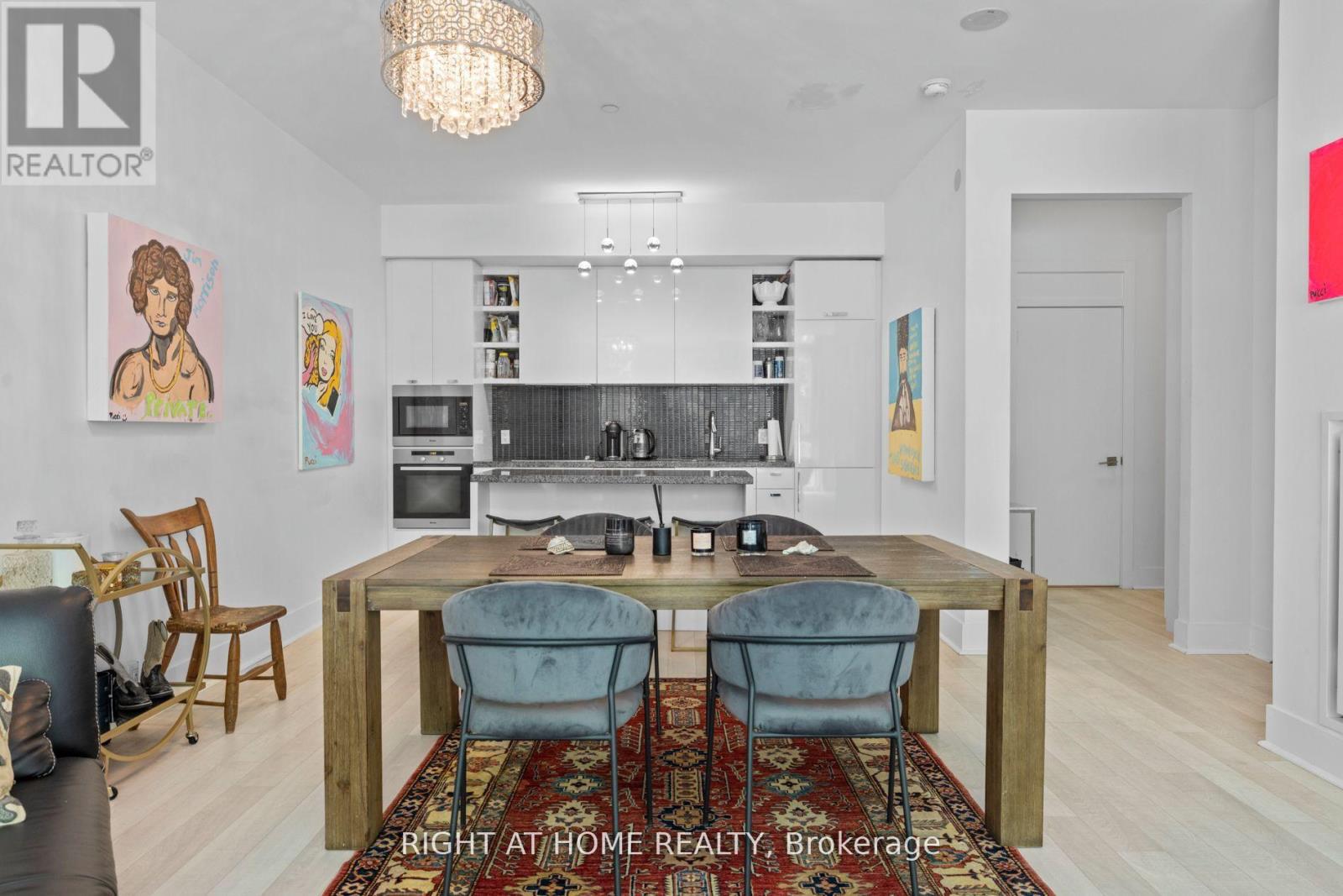 Th 1 - 32 Davenport Road, Toronto, Ontario  M5R 1H3 - Photo 6 - C12416372