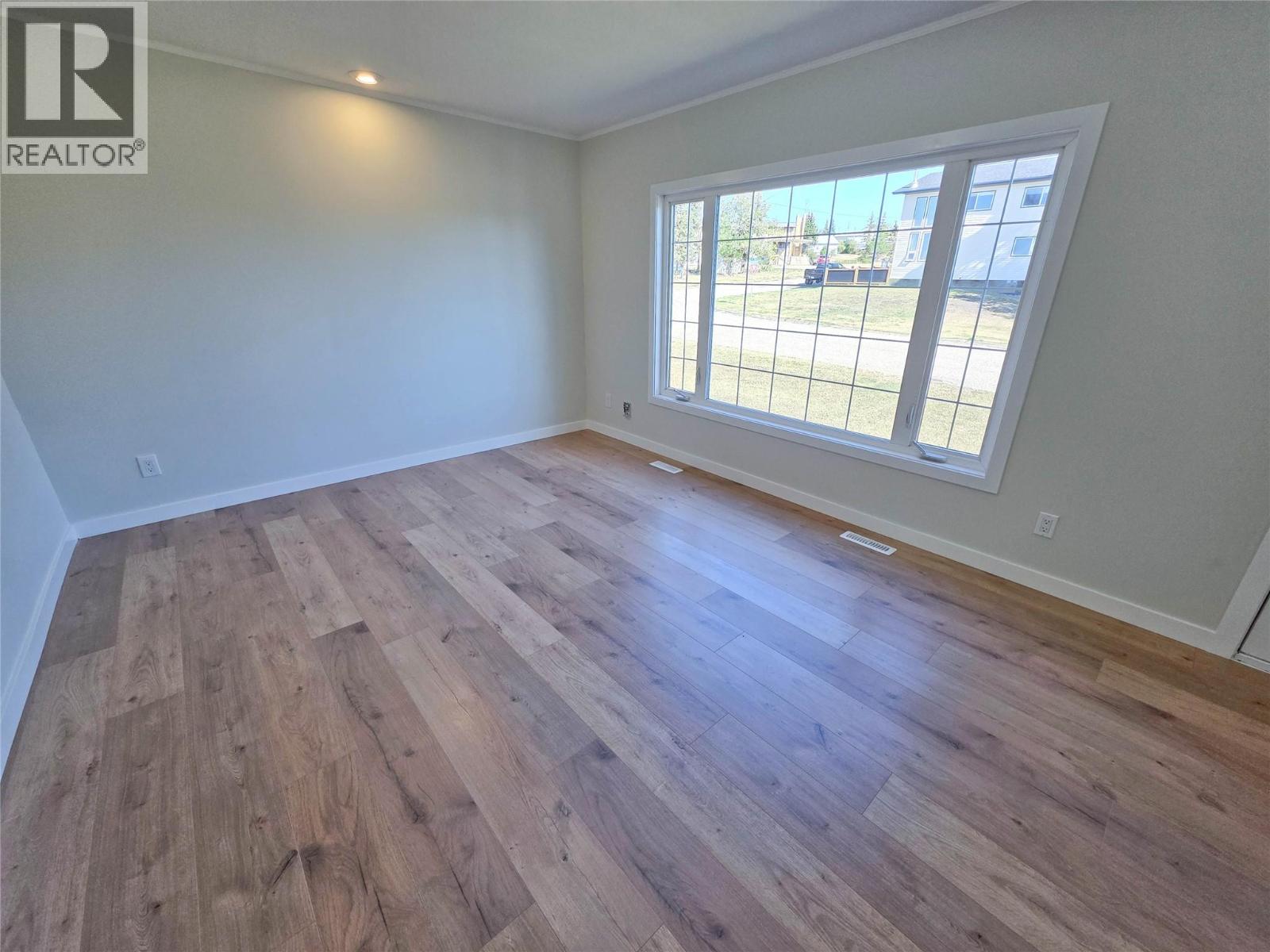 9705 10 Street, Dawson Creek, British Columbia  V1G 3S9 - Photo 5 - 10363630