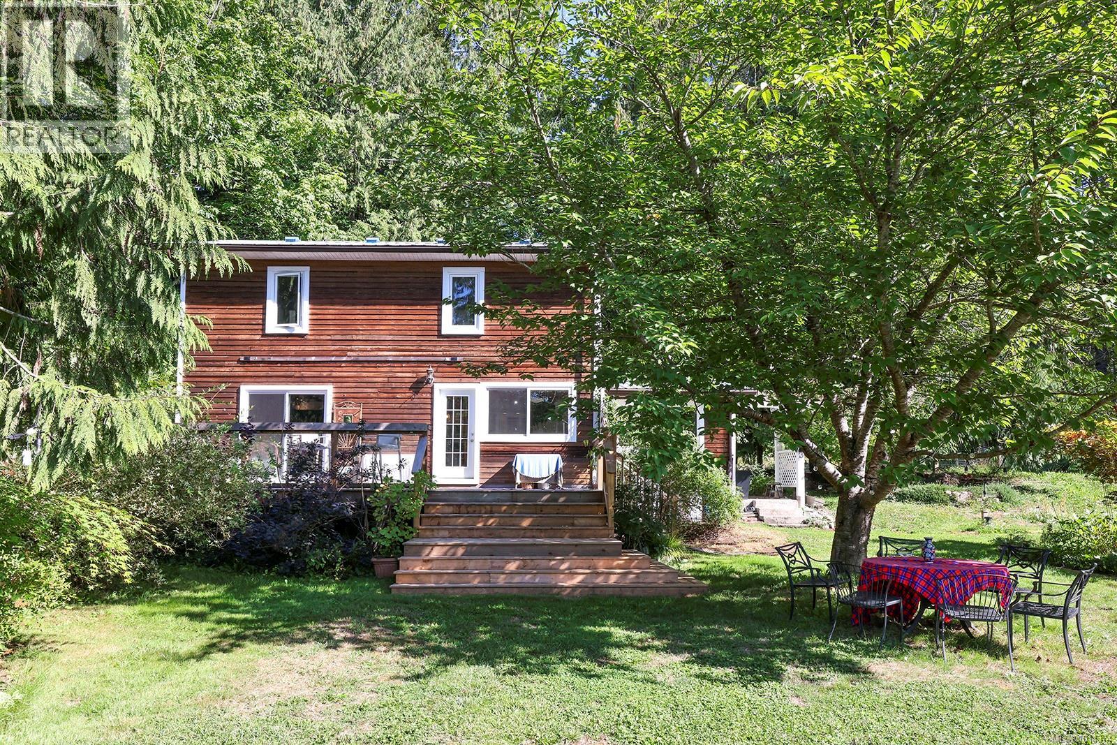 4256 Macaulay Rd, Black Creek, British Columbia  V9J 1E1 - Photo 1 - 1014374