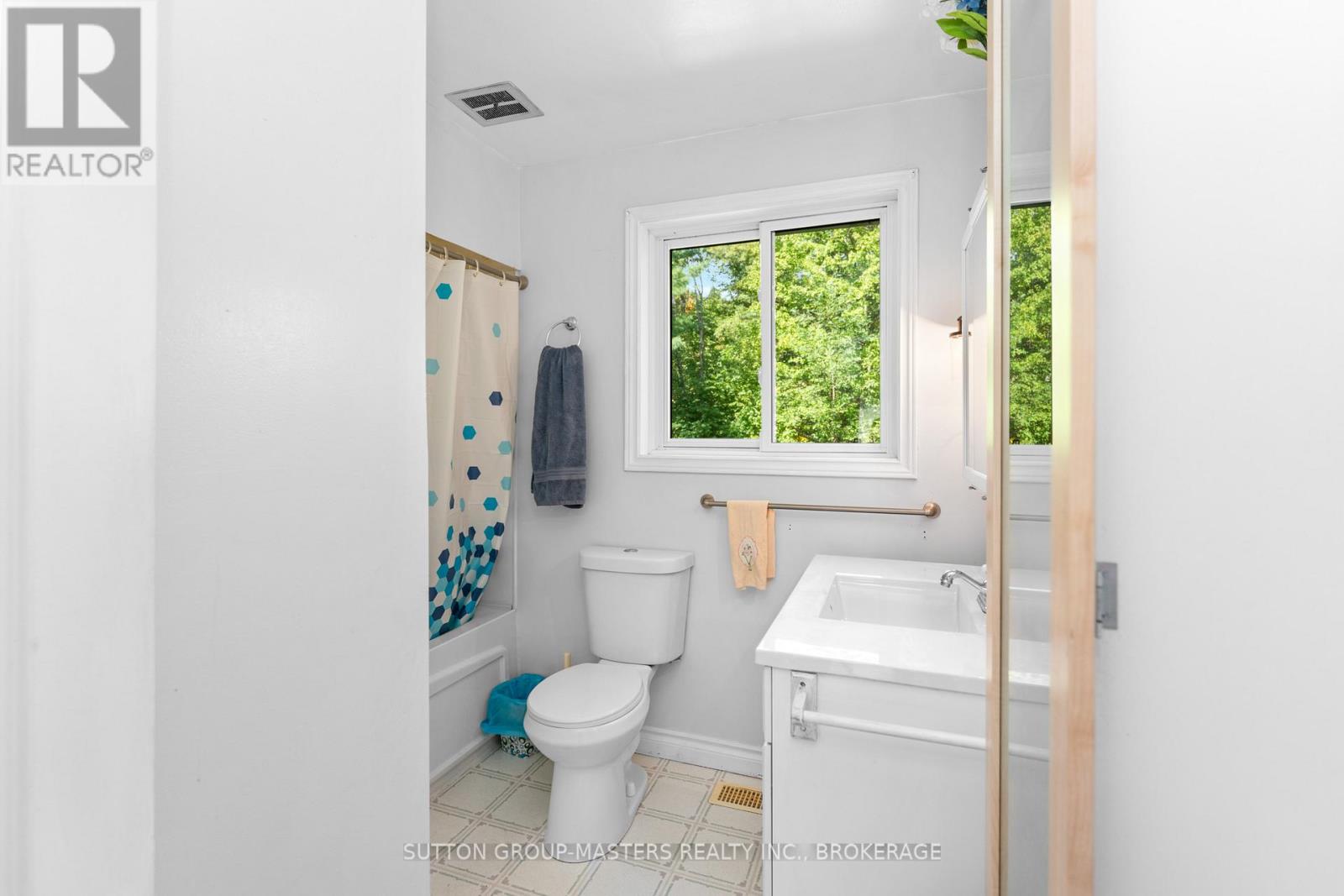 26 Hallecks Road, Front Of Yonge, Ontario  K6V 5T3 - Photo 35 - X12416434