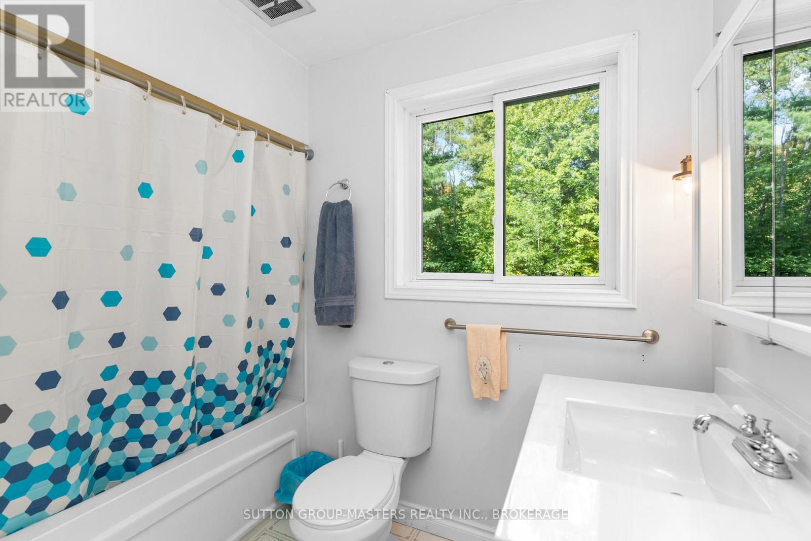26 Hallecks Road, Front Of Yonge, Ontario  K6V 5T3 - Photo 36 - X12416434