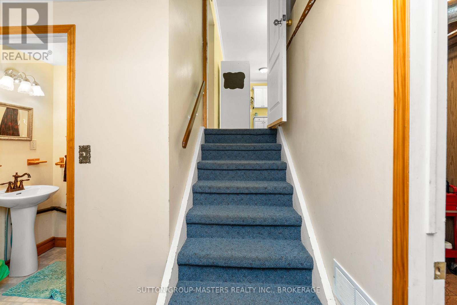 26 Hallecks Road, Front Of Yonge, Ontario  K6V 5T3 - Photo 42 - X12416434