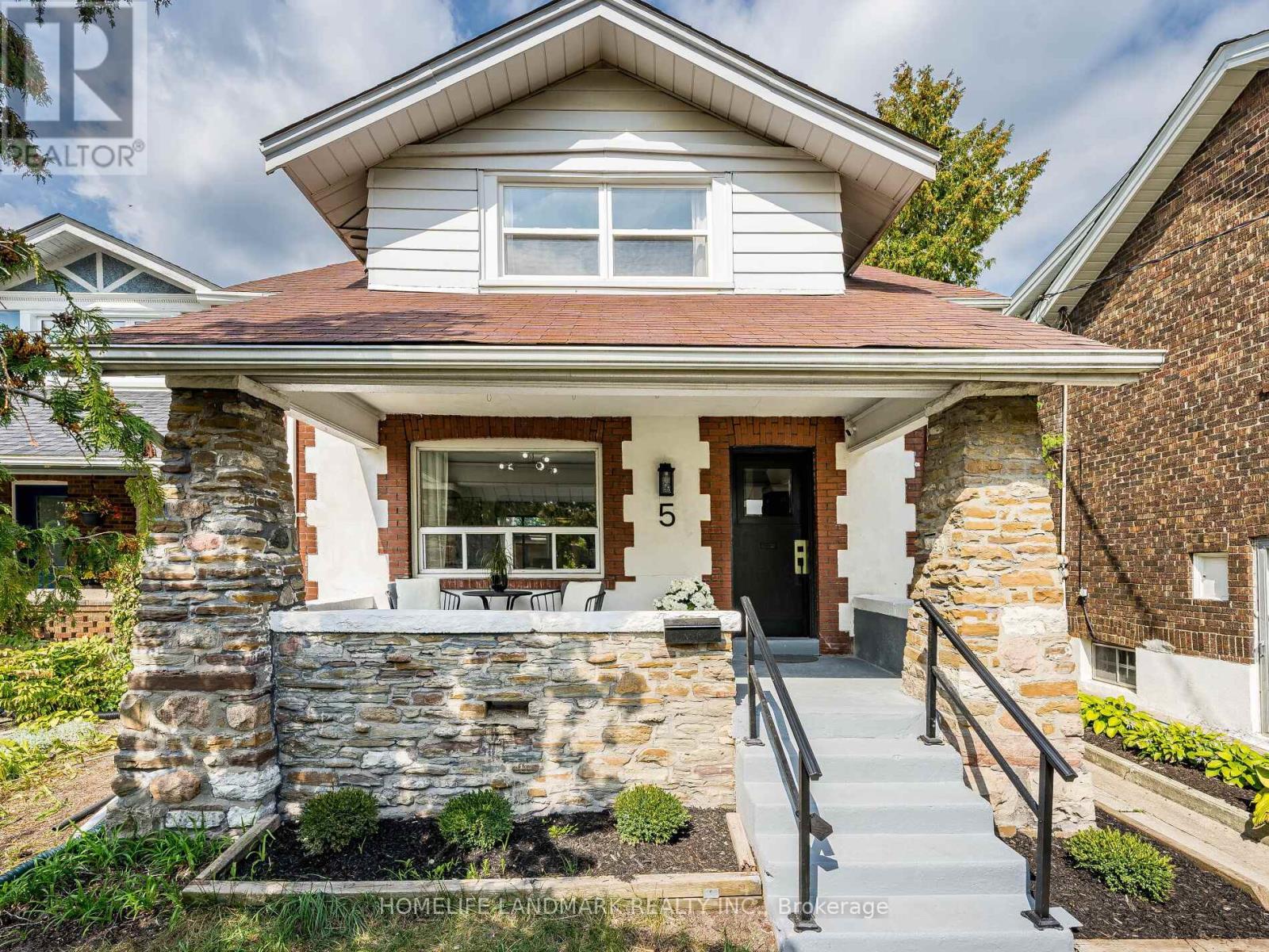 5 BEACHVIEW CRESCENT, Toronto, Ontario