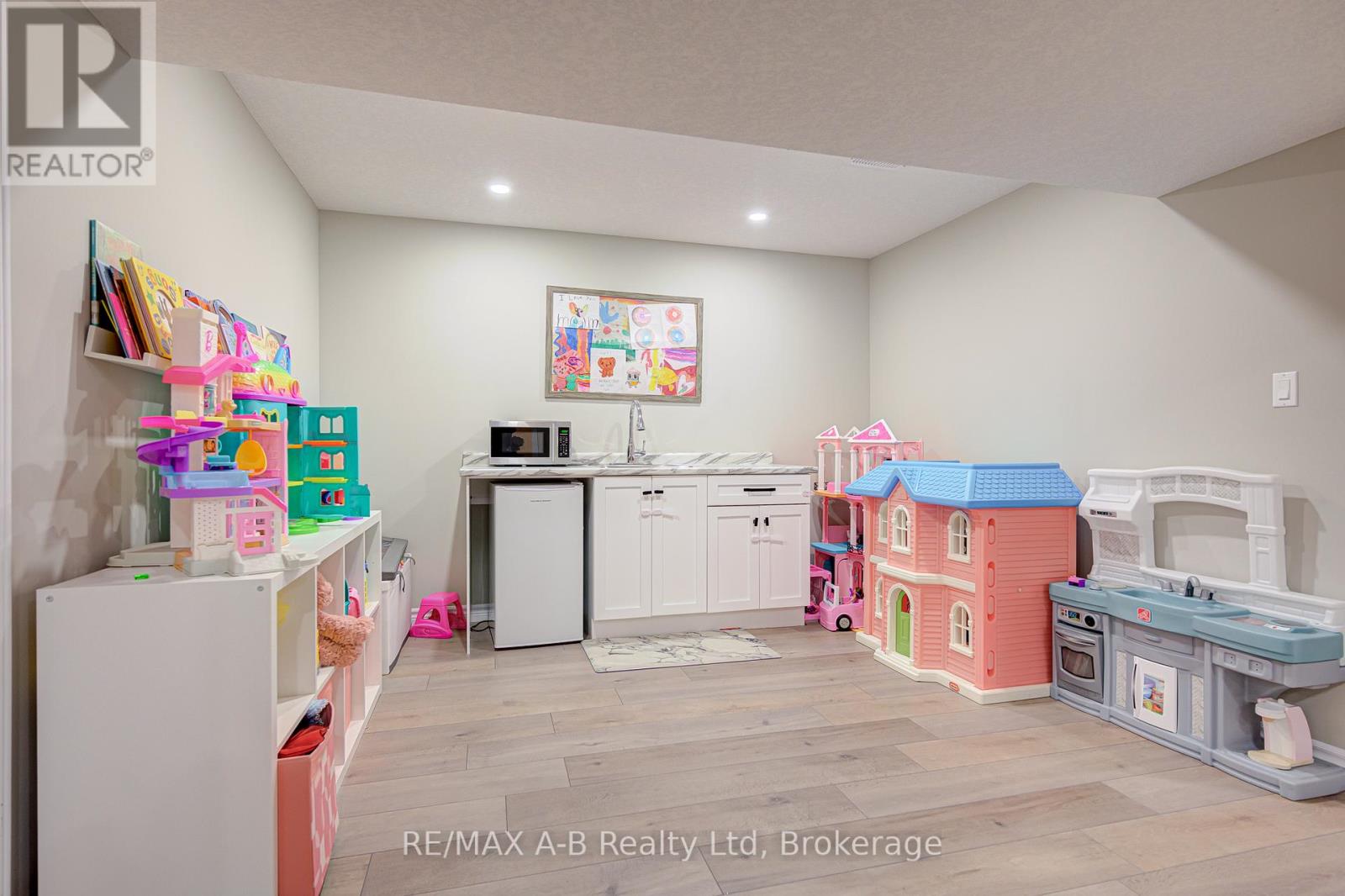 70 Gerber Drive, Perth East, Ontario  N0K 1M0 - Photo 39 - X12416464