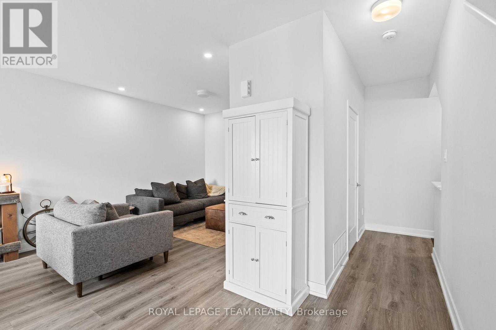 738 Chromite Private, Ottawa, Ontario  K2J 7J2 - Photo 12 - X12416439