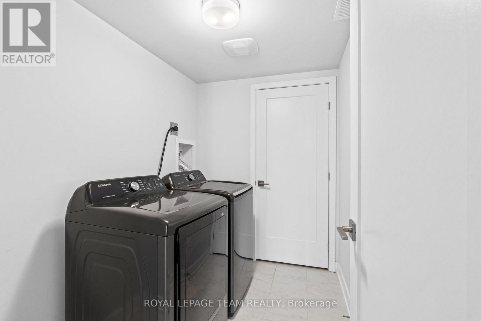 738 Chromite Private, Ottawa, Ontario  K2J 7J2 - Photo 8 - X12416439