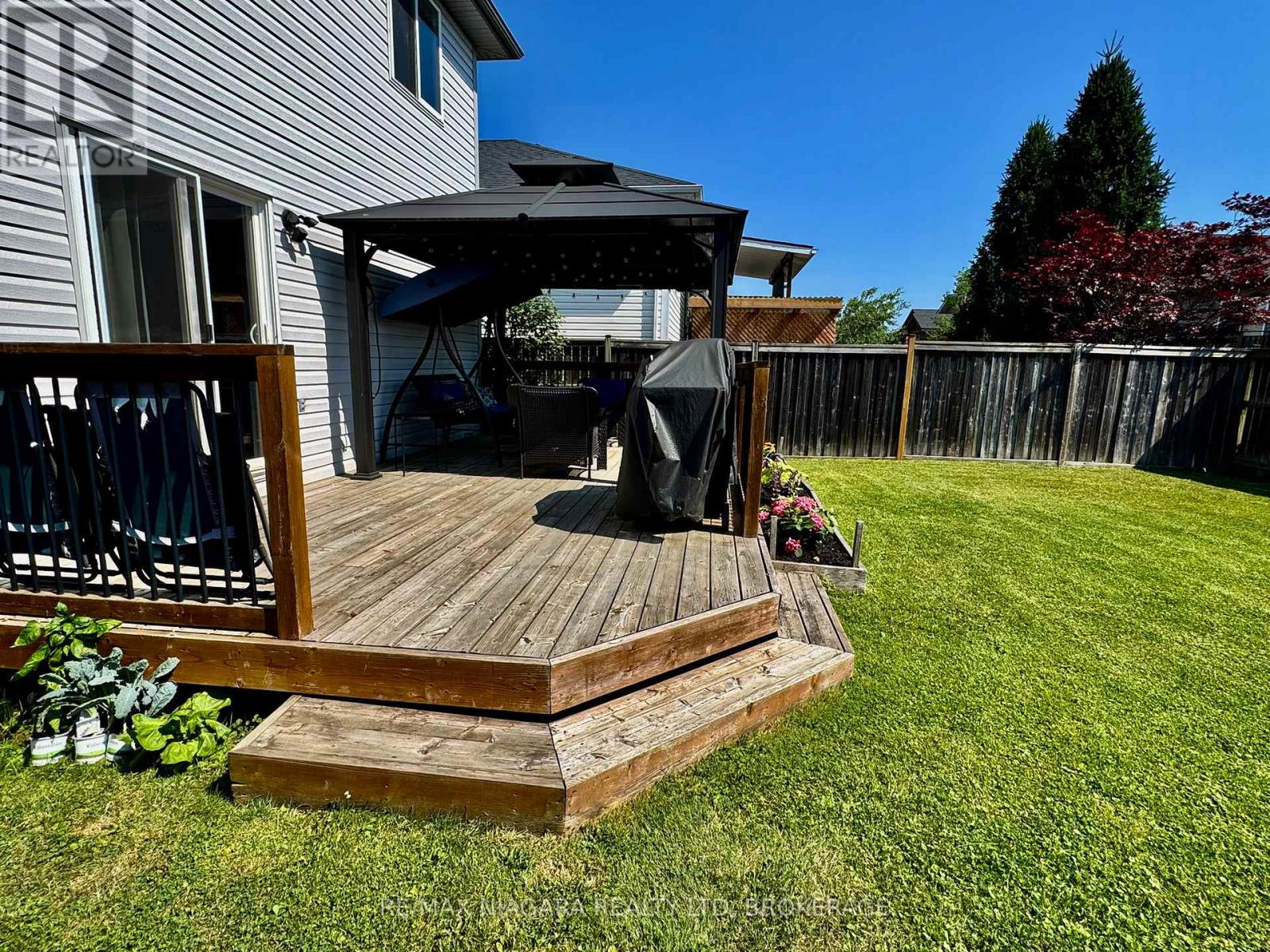 160 Wallace Avenue S, Welland (Lincoln/crowland), Ontario  L3B 1R5 - Photo 30 - X12416400