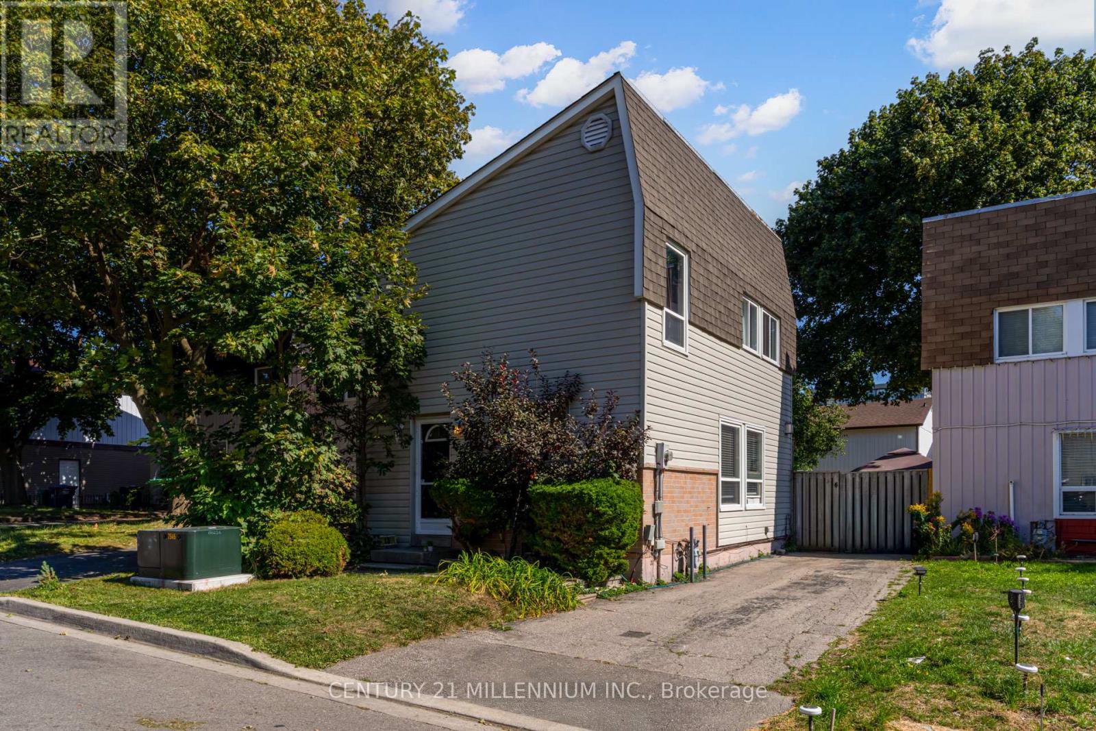 15 HASTING SQUARE, Brampton, Ontario