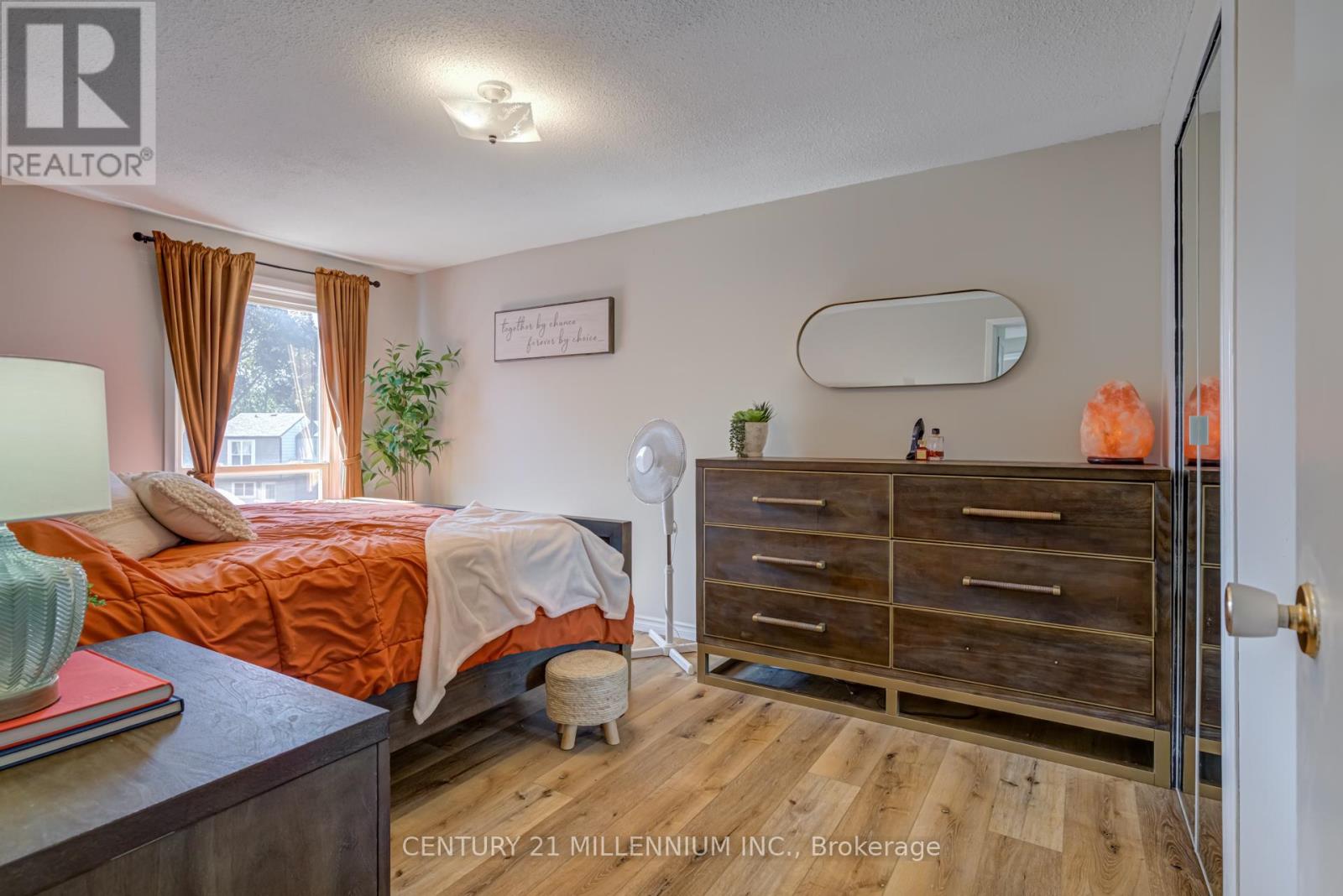 15 Hasting Square, Brampton, Ontario  L6S 2N8 - Photo 10 - W12416346