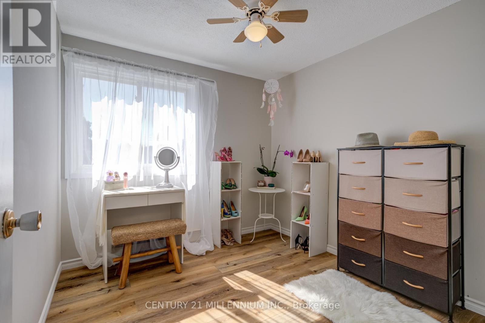 15 Hasting Square, Brampton, Ontario  L6S 2N8 - Photo 13 - W12416346