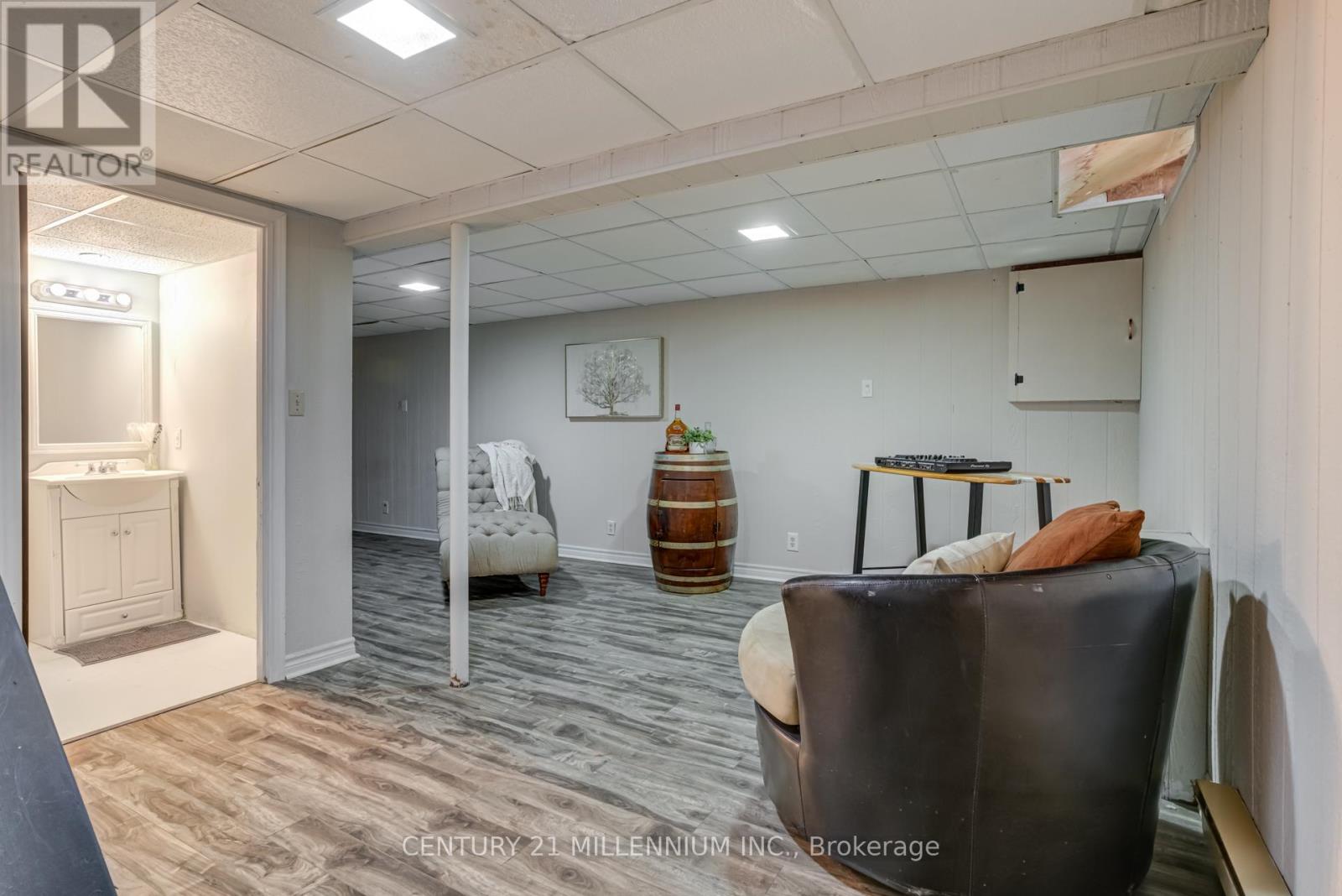 15 Hasting Square, Brampton, Ontario  L6S 2N8 - Photo 15 - W12416346