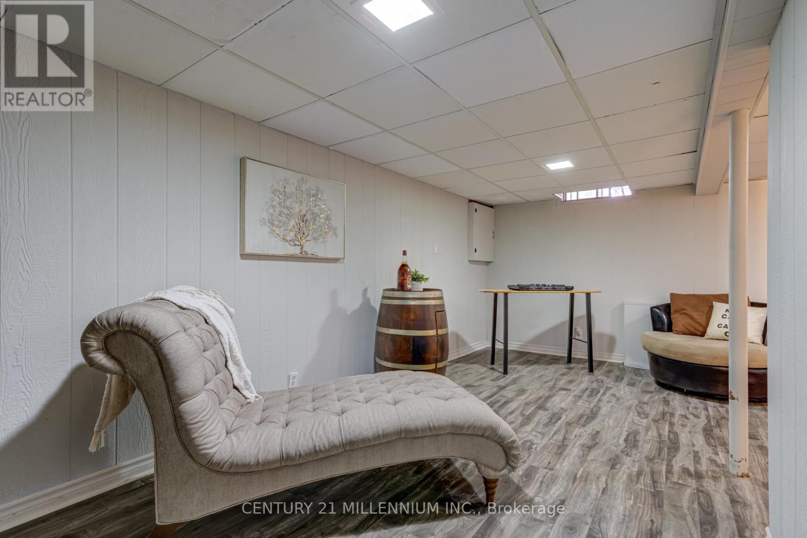 15 Hasting Square, Brampton, Ontario  L6S 2N8 - Photo 16 - W12416346