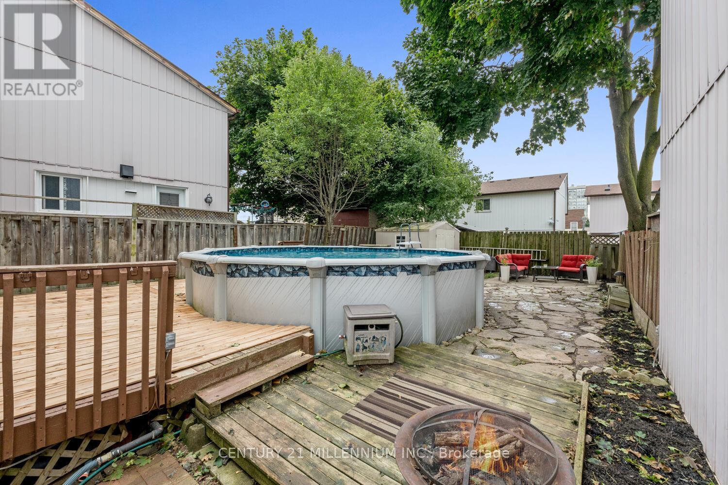 15 Hasting Square, Brampton, Ontario  L6S 2N8 - Photo 20 - W12416346