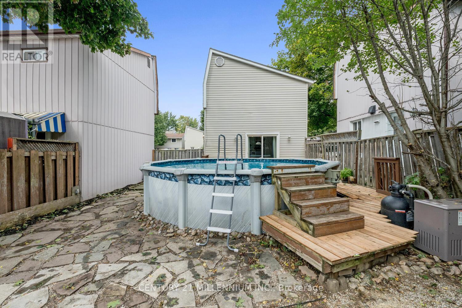 15 Hasting Square, Brampton, Ontario  L6S 2N8 - Photo 21 - W12416346