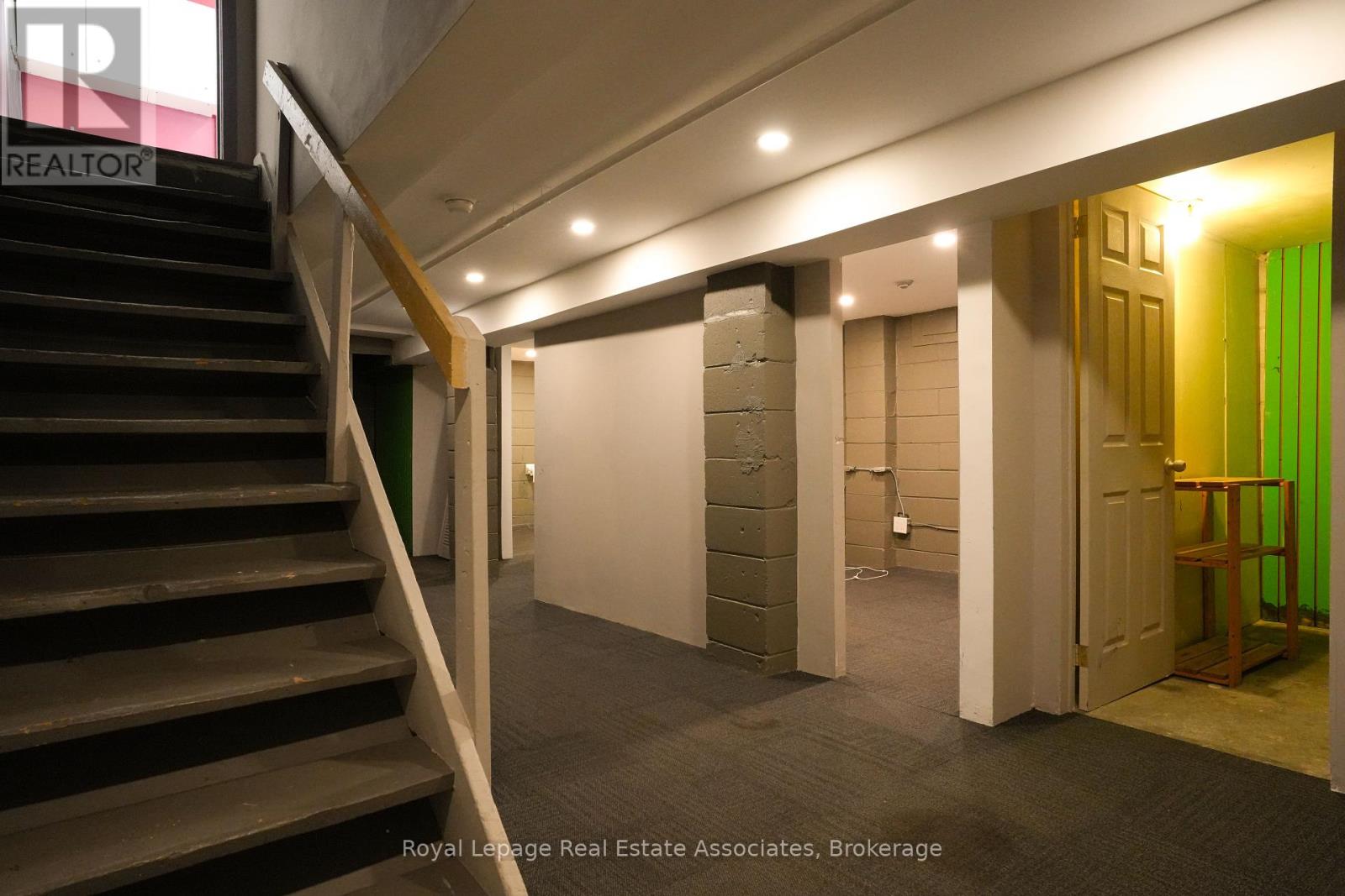 404 Royal York Road, Toronto, Ontario  M8Y 2R5 - Photo 12 - W12416350