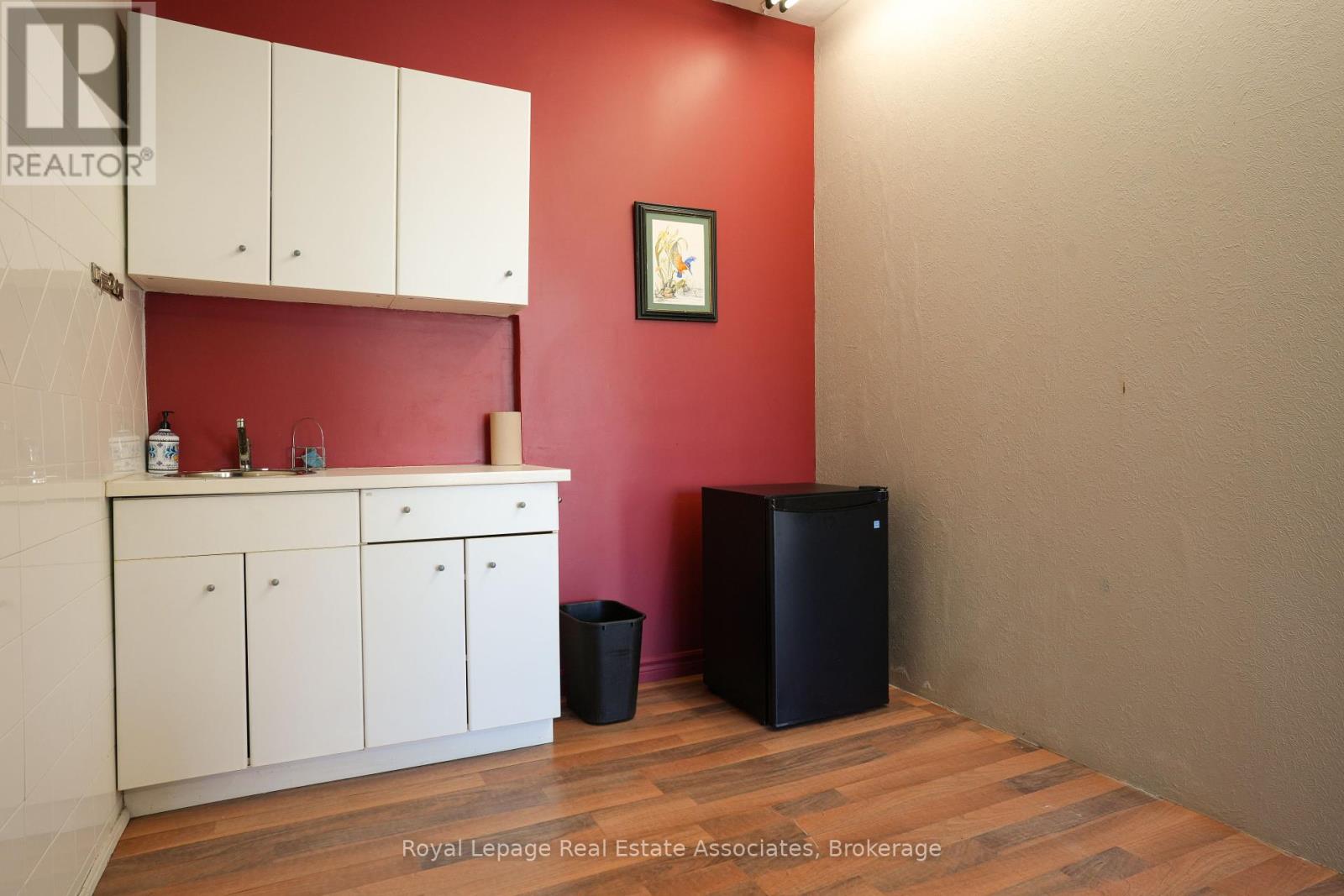 404 Royal York Road, Toronto, Ontario  M8Y 2R5 - Photo 9 - W12416350
